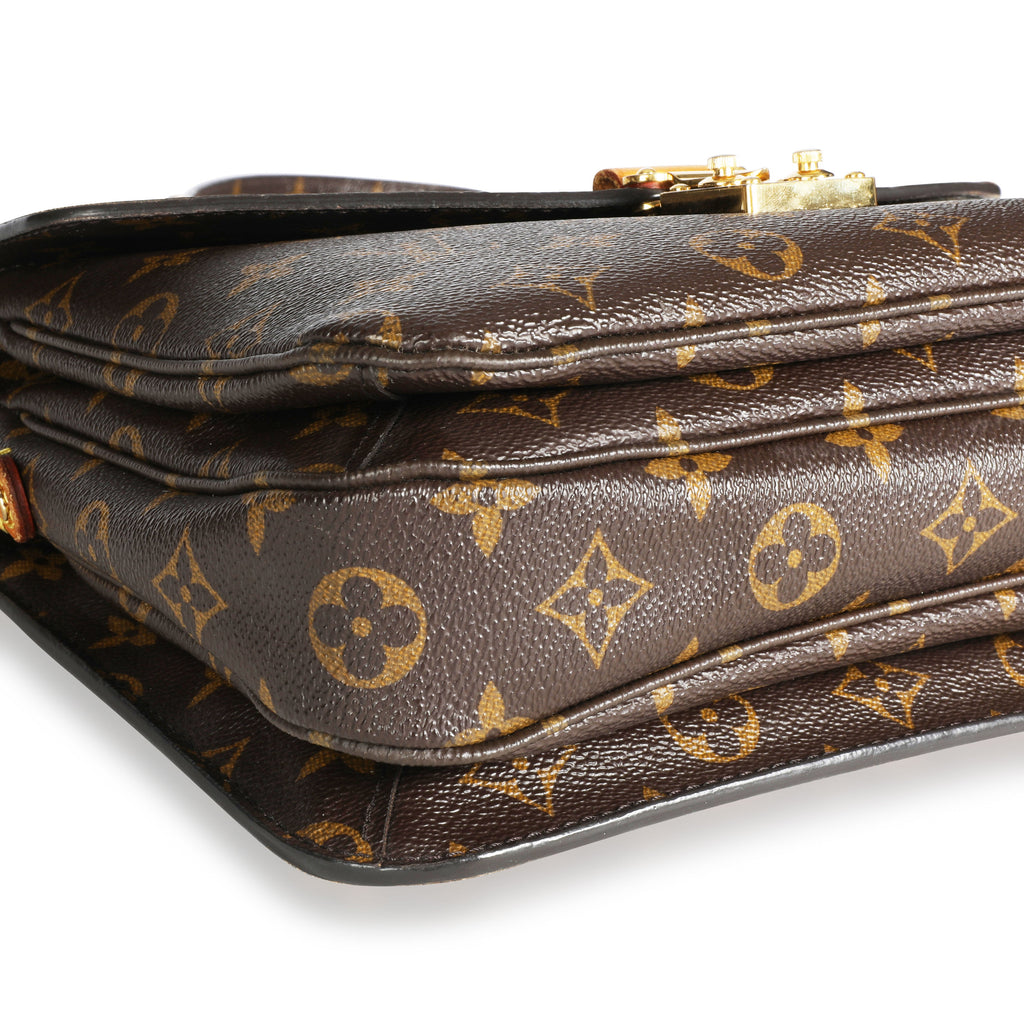Louis Vuitton Louis Vuitton Monogram Canvas Pochette Métis