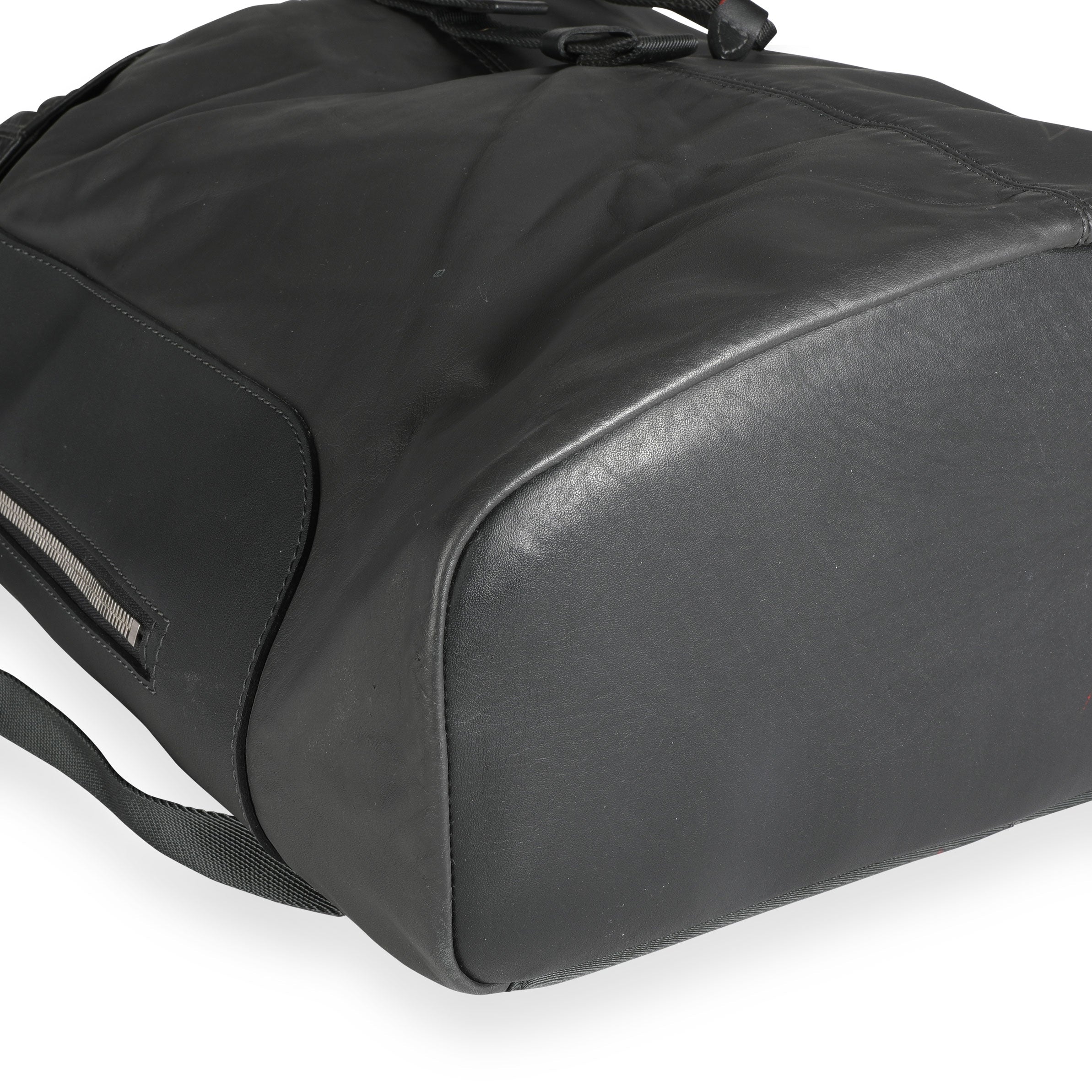 Louis Vuitton Louis Vuitton V-Line Pulse Backpack