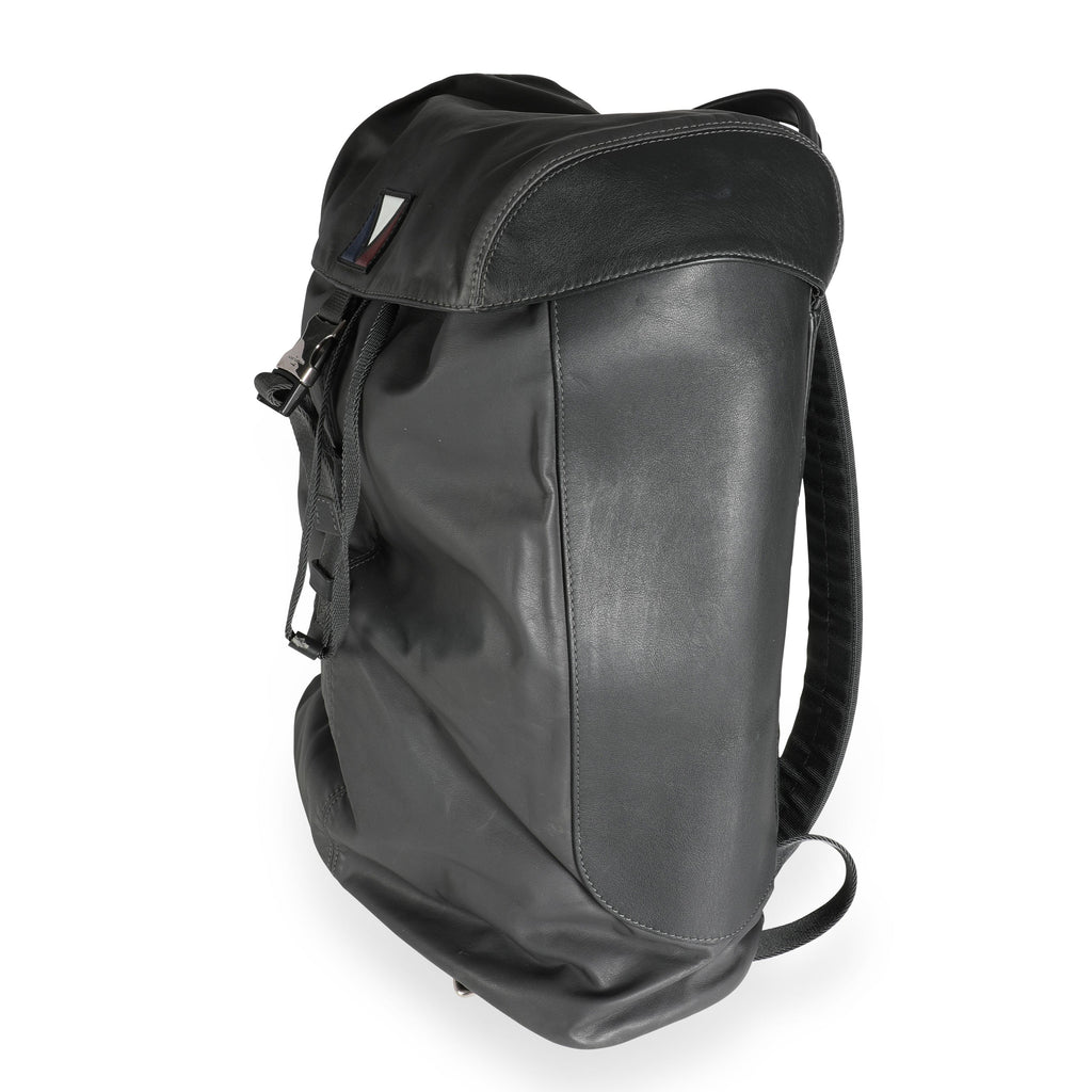 Louis Vuitton Louis Vuitton V-Line Pulse Backpack