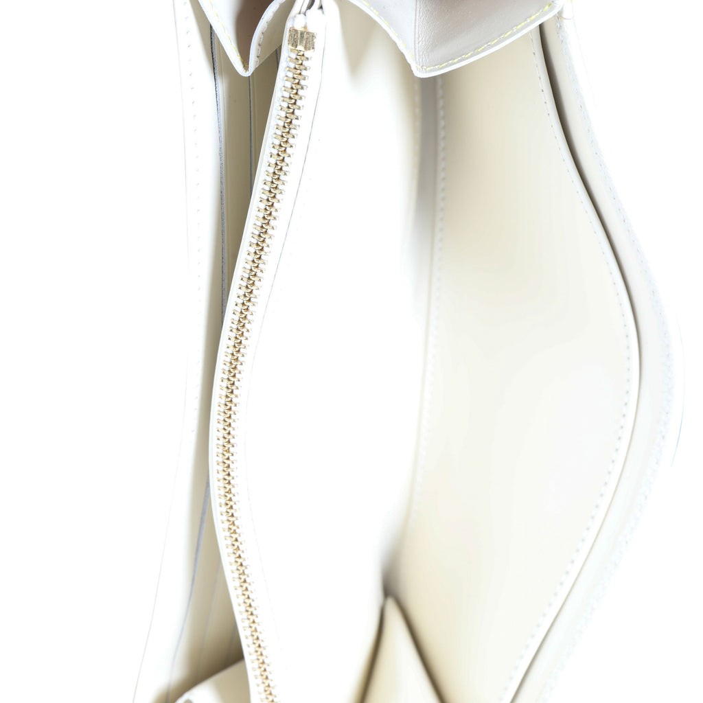 Louis Vuitton Louis Vuitton White Suhali Leather Le Favori Wallet