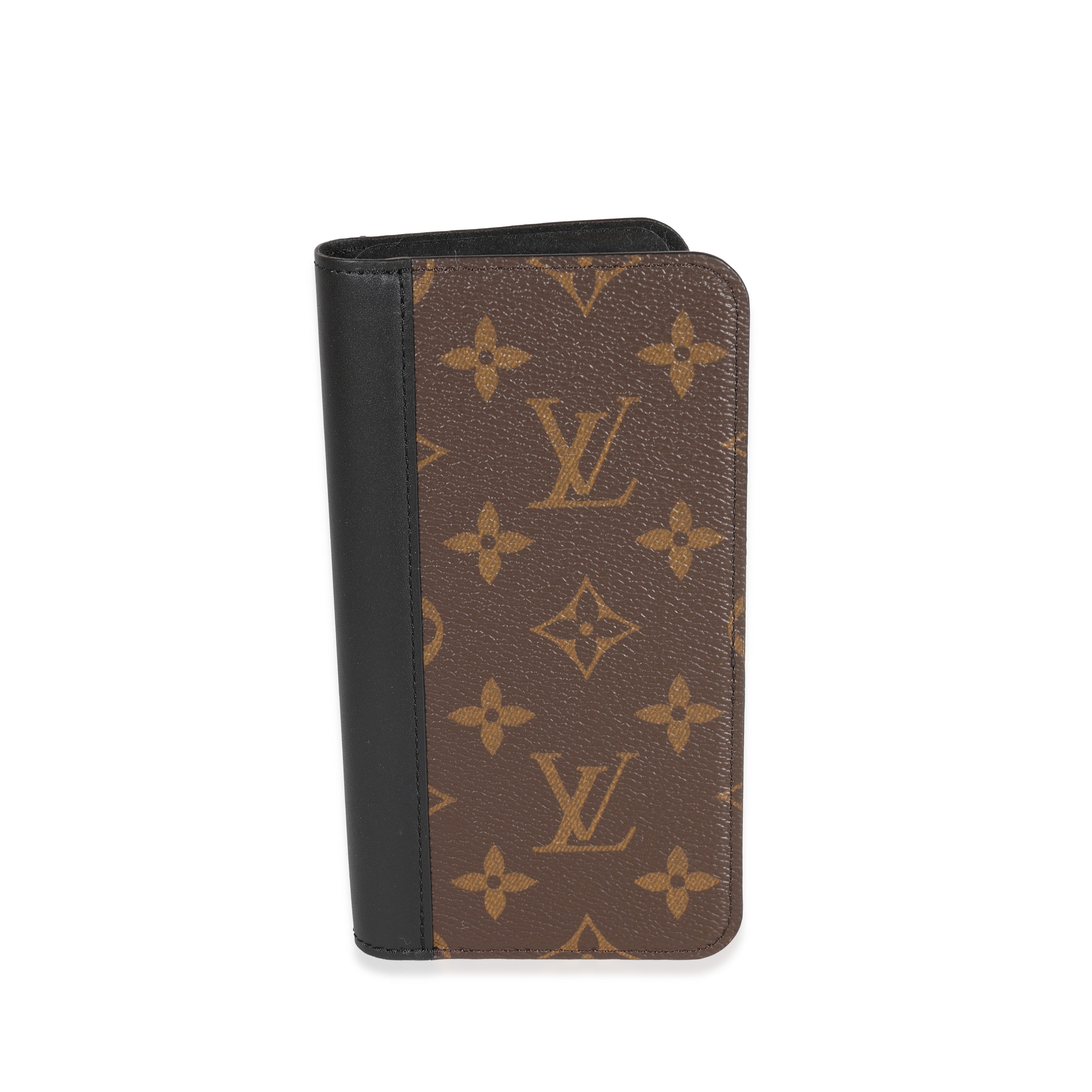 Louis Vuitton Louis Vuitton Monogram Macassar iPhone 11 Folio Case