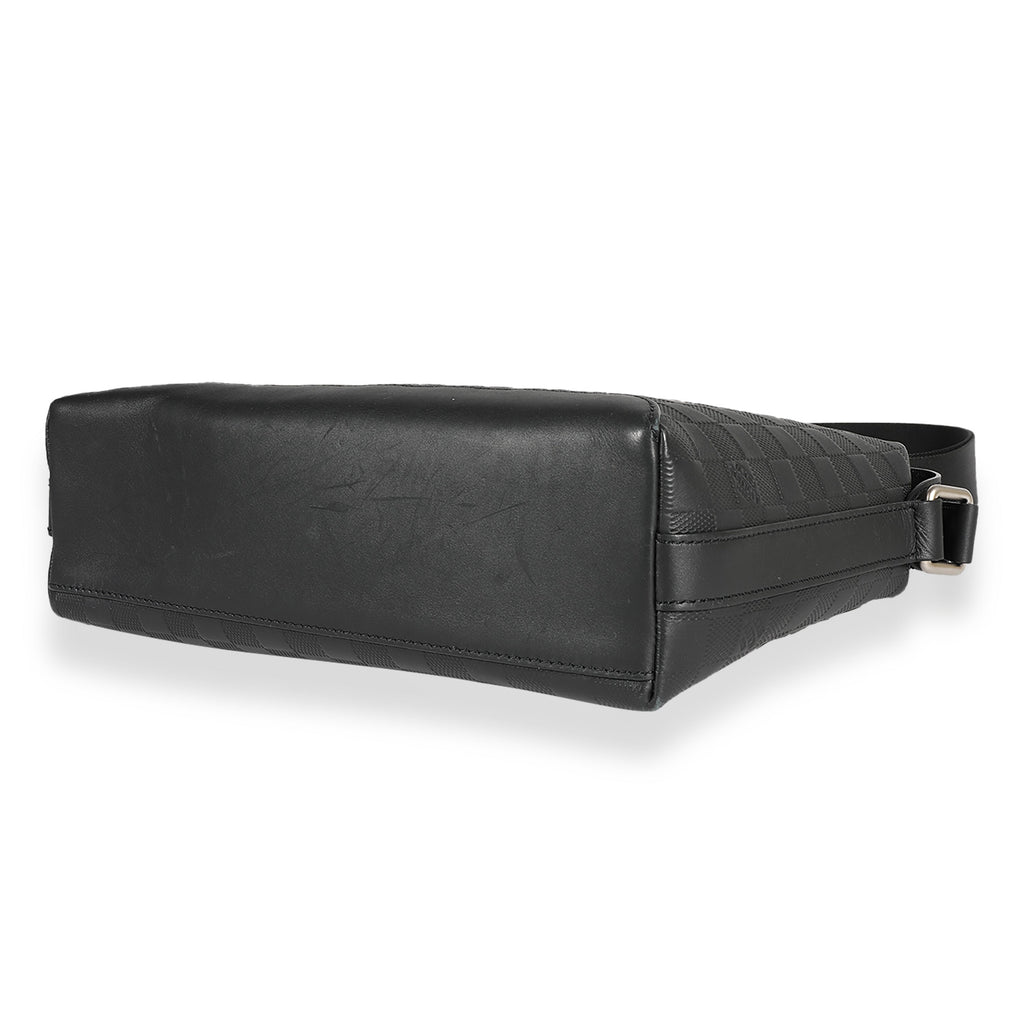 Louis Vuitton Louis Vuitton Black Damier Infini Discovery Messenger