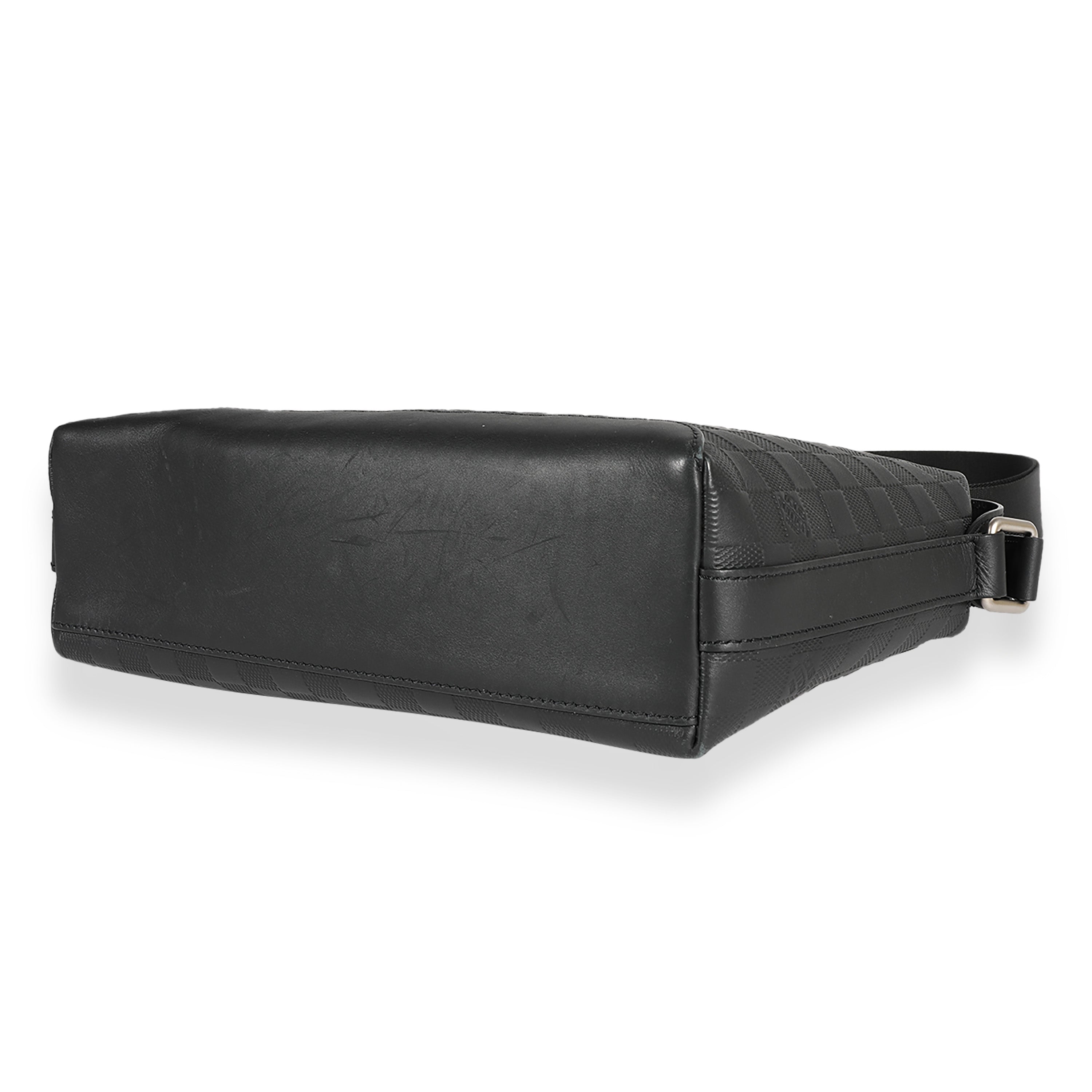 Louis Vuitton Louis Vuitton Black Damier Infini Discovery Messenger