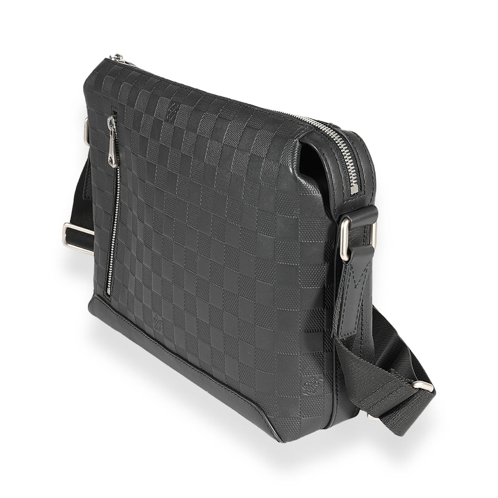 Louis Vuitton Louis Vuitton Black Damier Infini Discovery Messenger