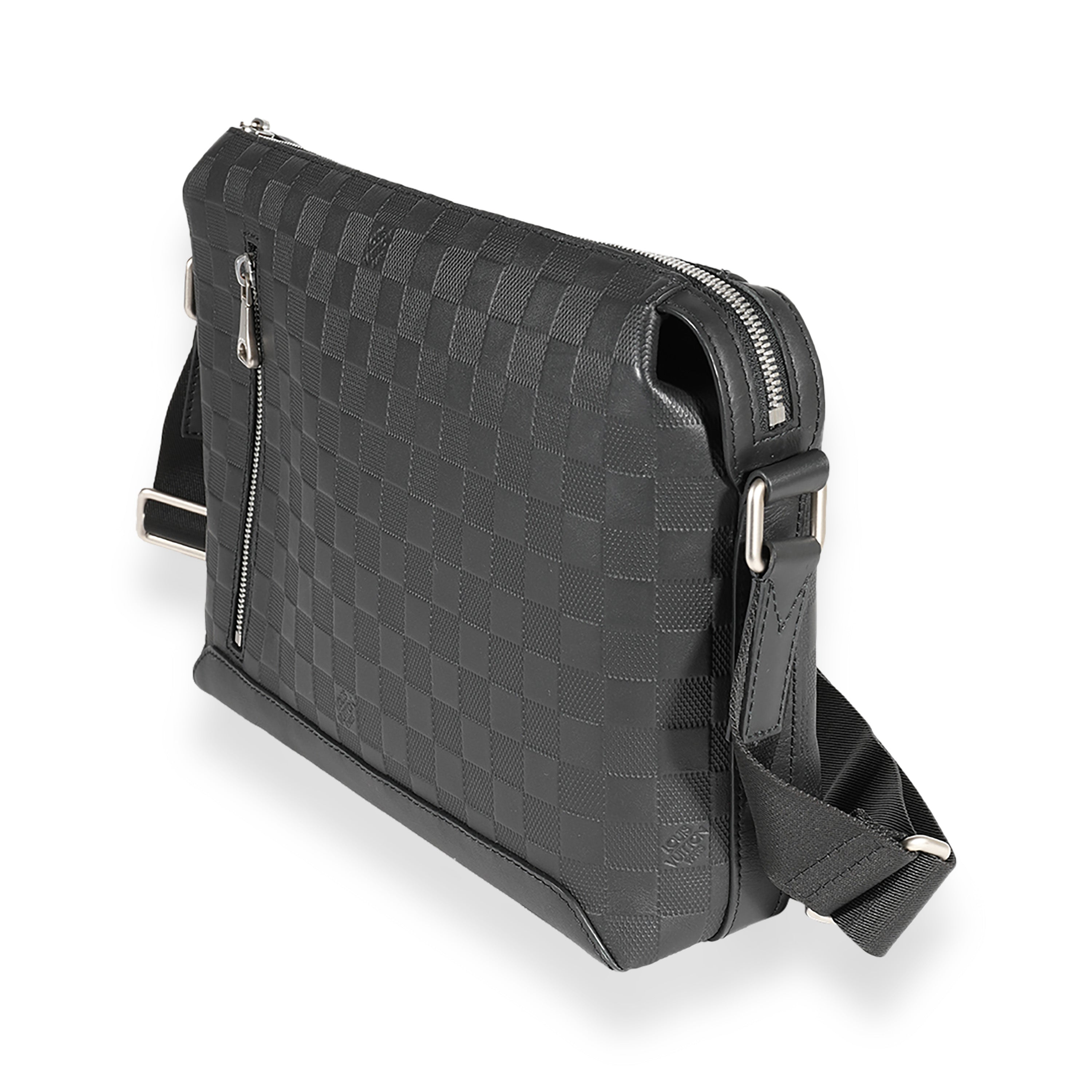 Louis Vuitton Louis Vuitton Black Damier Infini Discovery Messenger