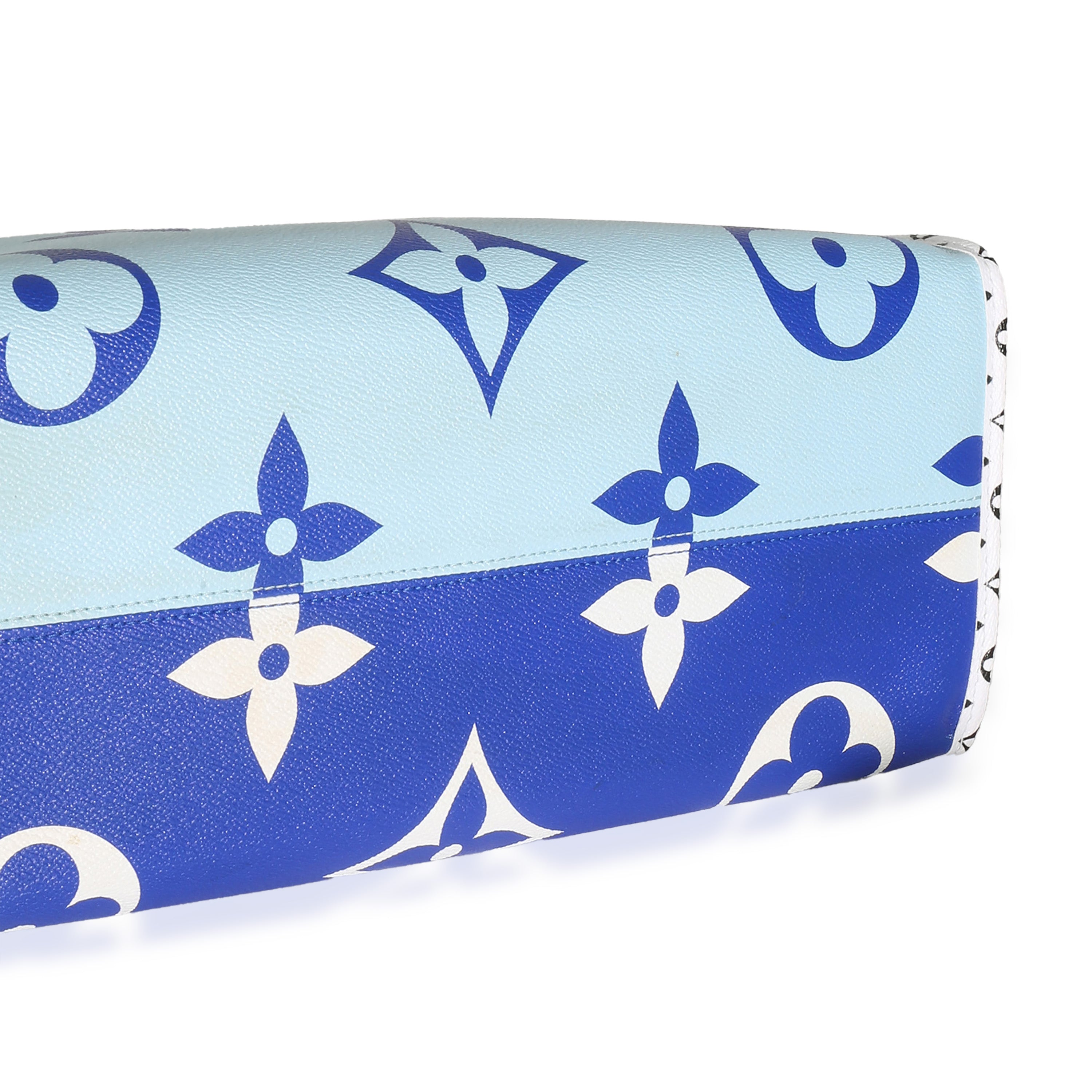 Louis Vuitton Blue Monogram Giant Canvas Hamptons Onthego GM