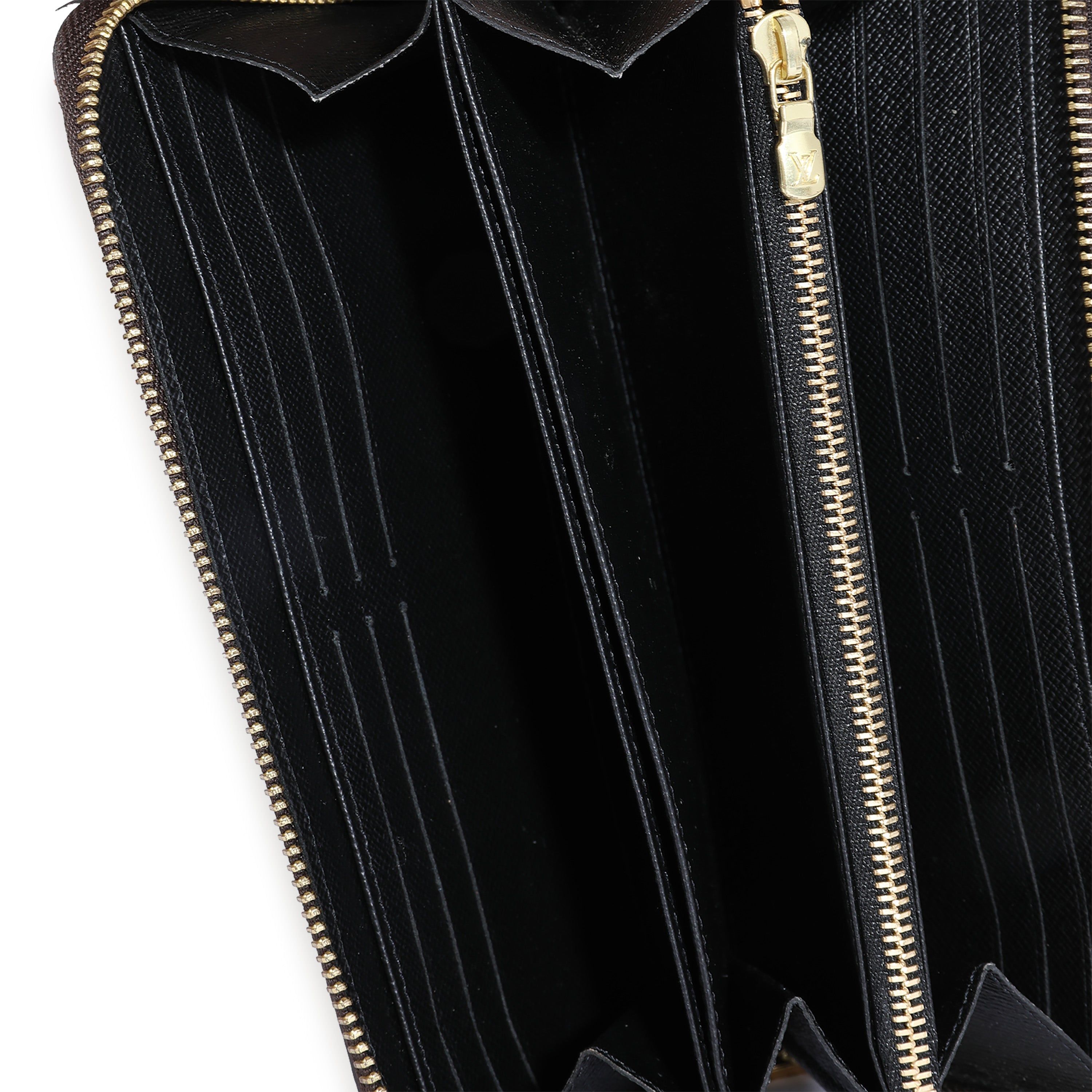 Louis Vuitton Louis Vuitton Monogram Giant Zippy Wallet