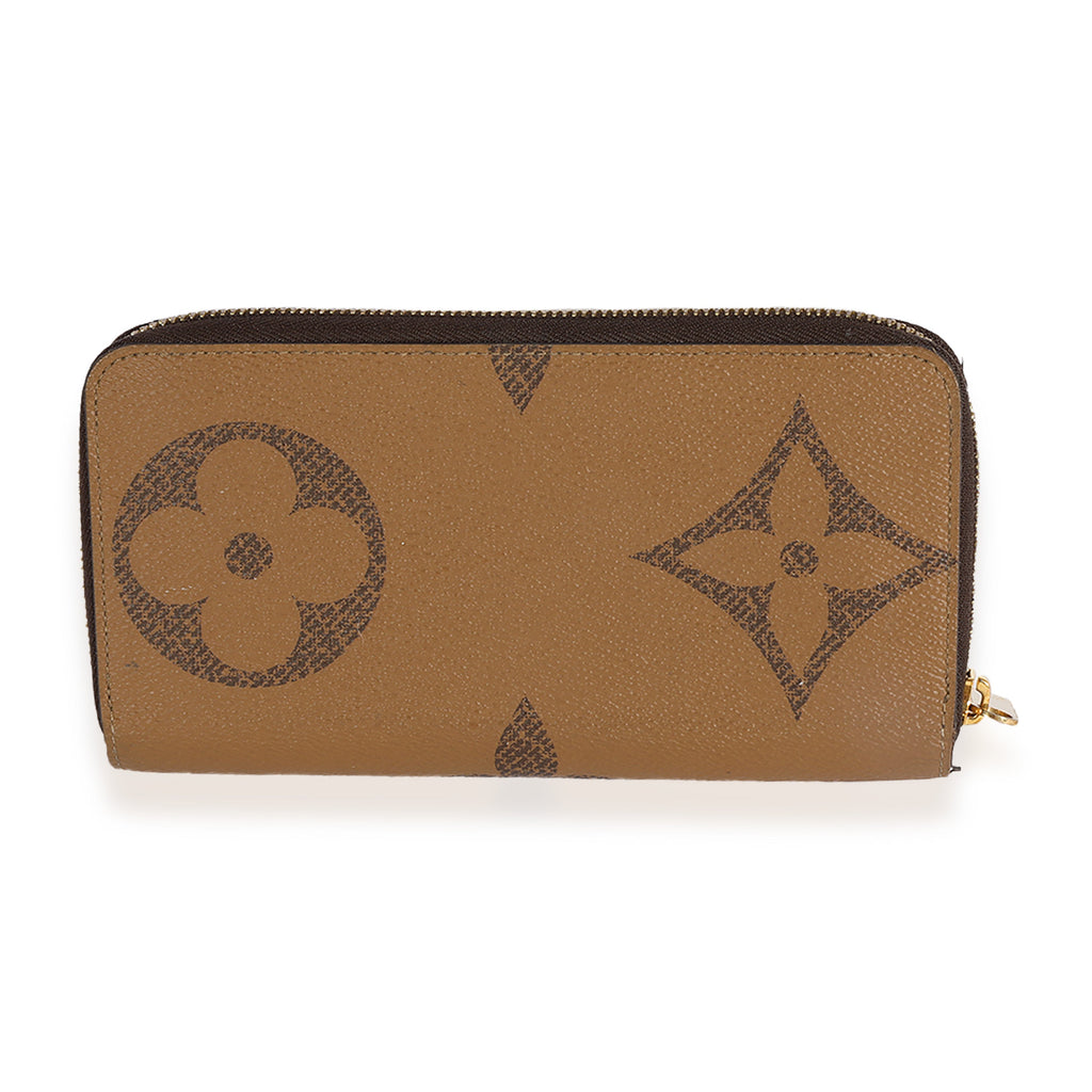 Louis Vuitton Louis Vuitton Monogram Giant Zippy Wallet