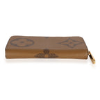 Louis Vuitton Louis Vuitton Monogram Giant Zippy Wallet
