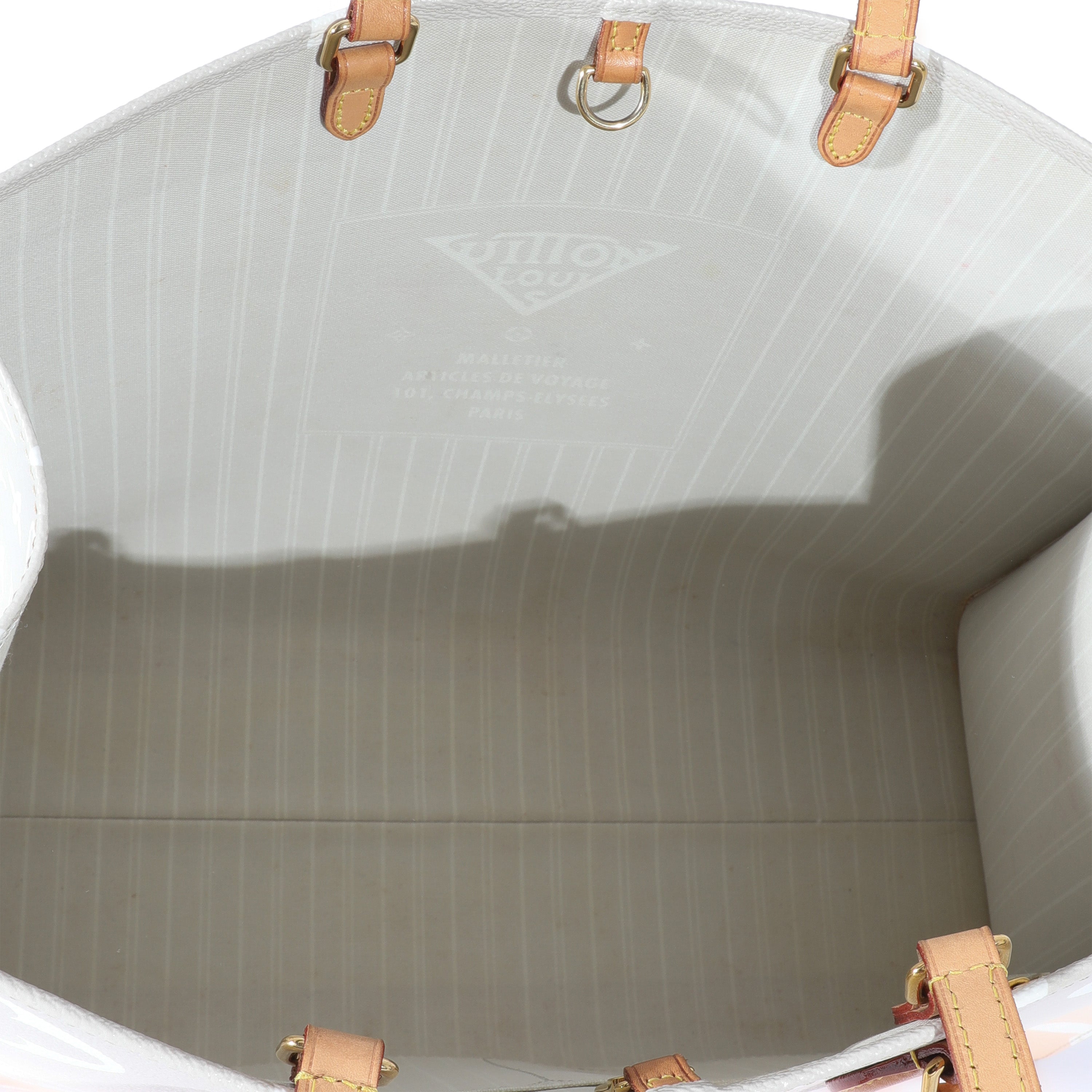 Louis Vuitton Louis Vuitton Canvas Monogram Giant By The Pool Onthego GM