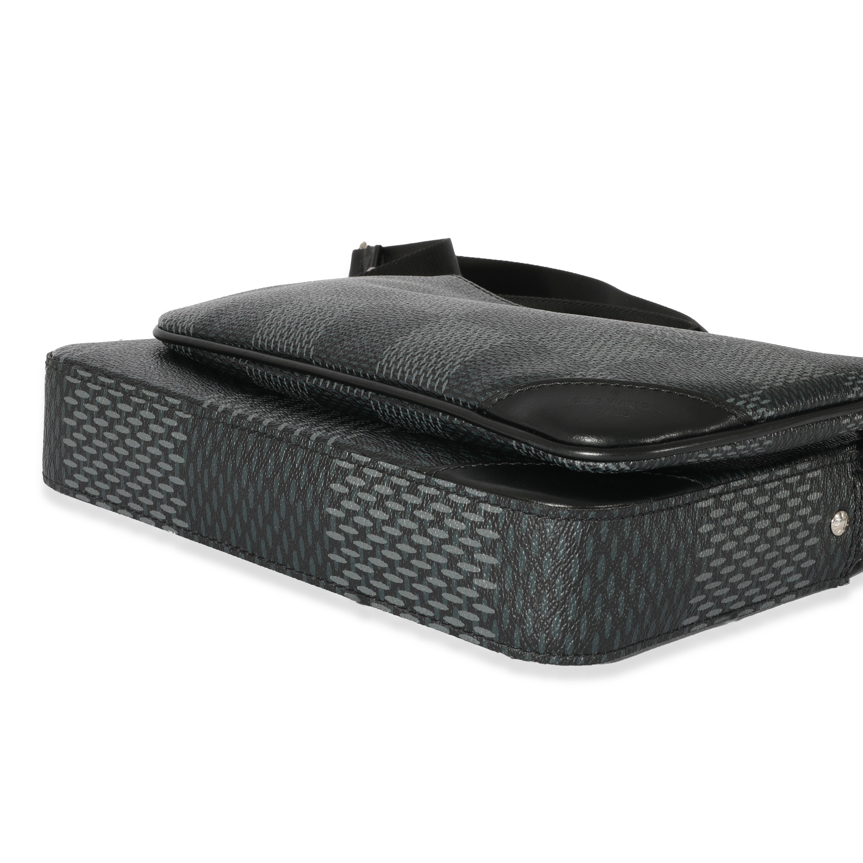 Louis Vuitton Louis Vuitton Damier Graphite Trio Messenger