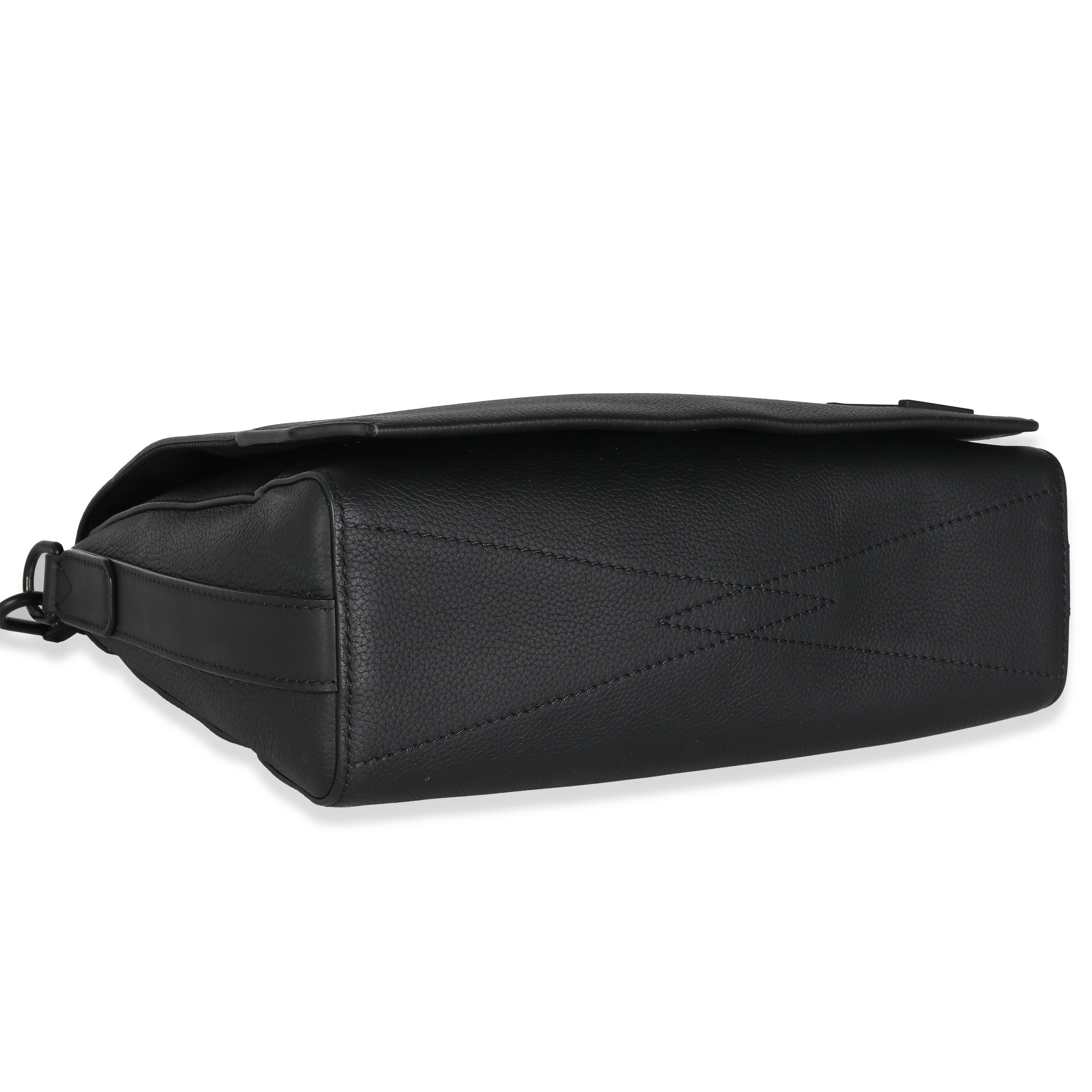 Louis Vuitton Black Grained Calf Leather Aerogram Takeoff Messenger