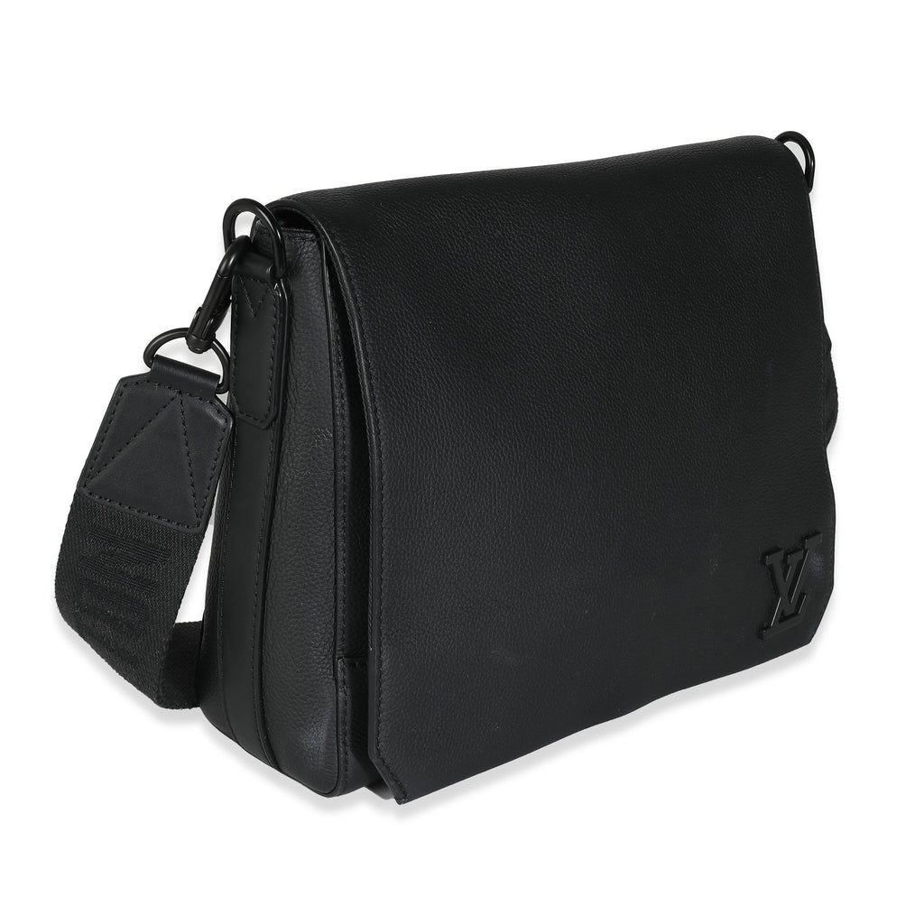 Louis Vuitton Black Grained Calf Leather Aerogram Takeoff Messenger