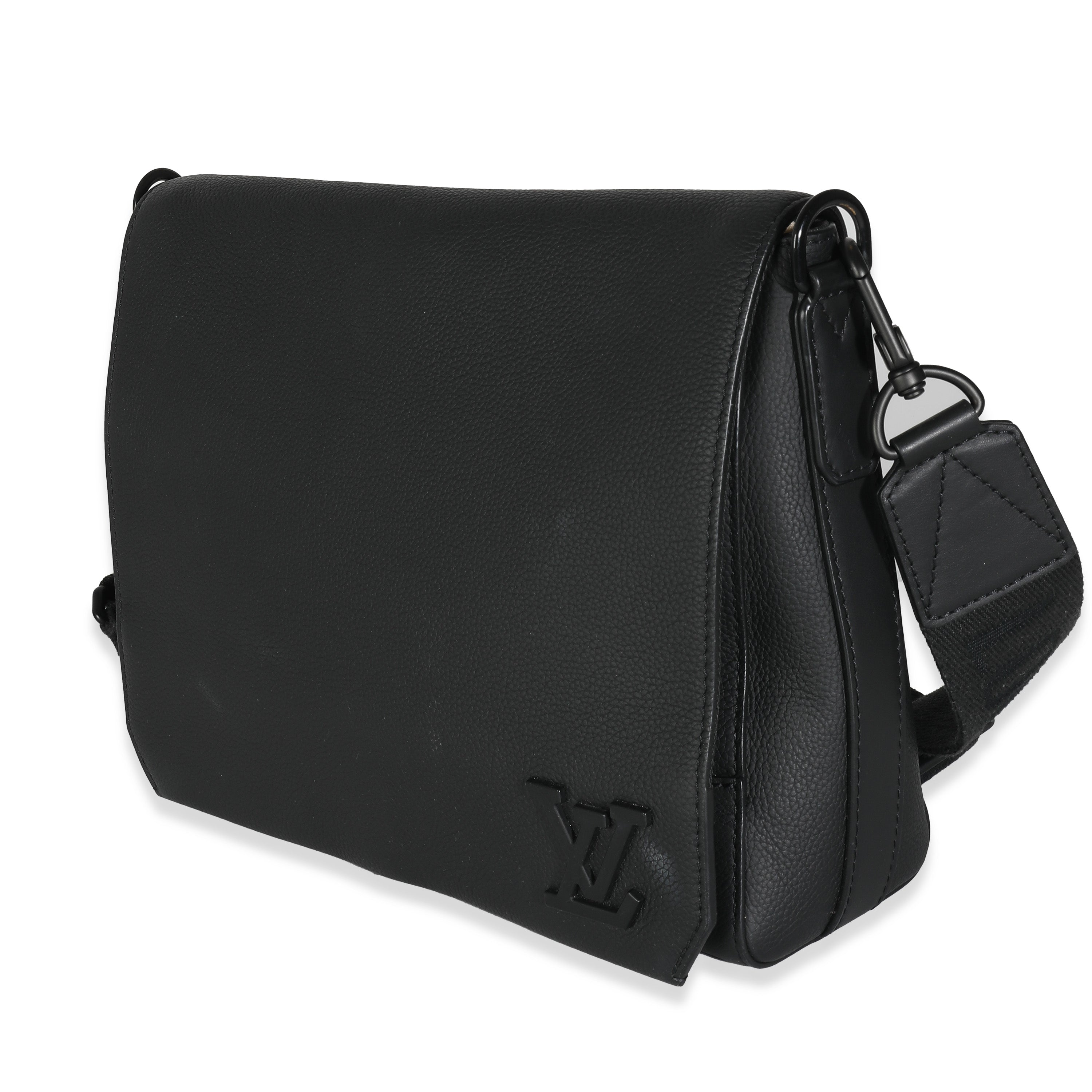 Louis Vuitton Black Grained Calf Leather Aerogram Takeoff Messenger