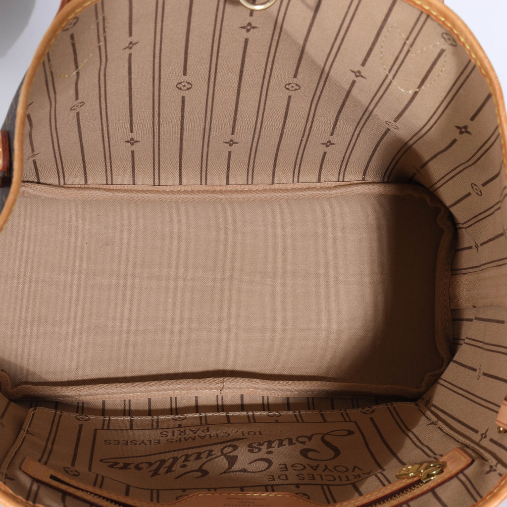 Louis Vuitton Louis Vuitton Monogram Canvas Neverfull PM