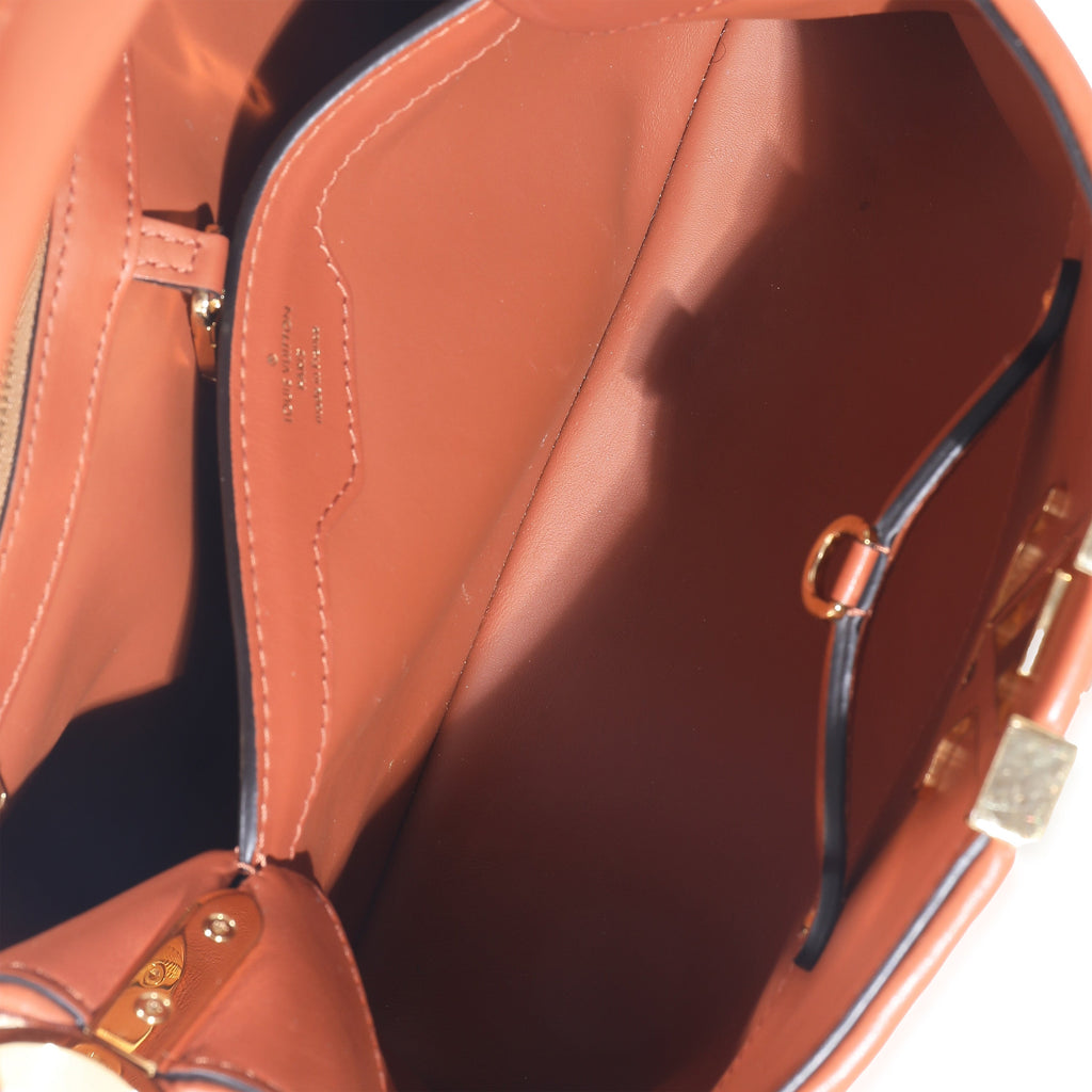 Louis Vuitton Caramel Leather & Beige Raffia Capucines MM