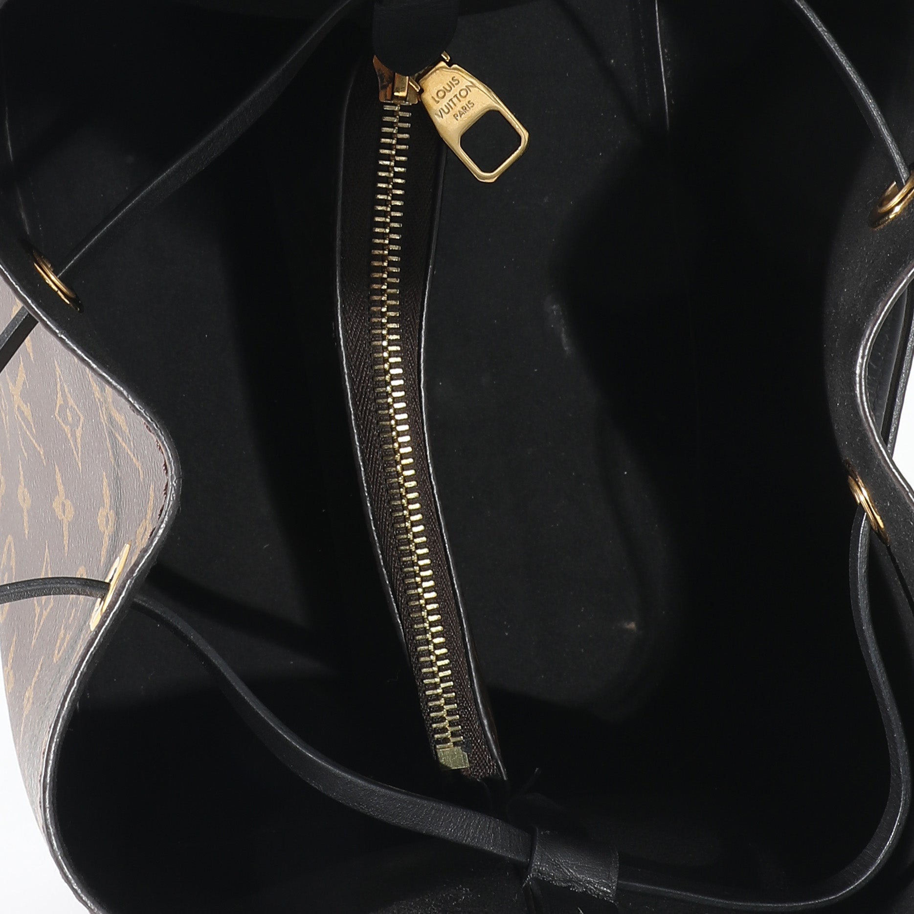 Louis Vuitton Louis Vuitton Black Monogram Canvas NéoNoé MM