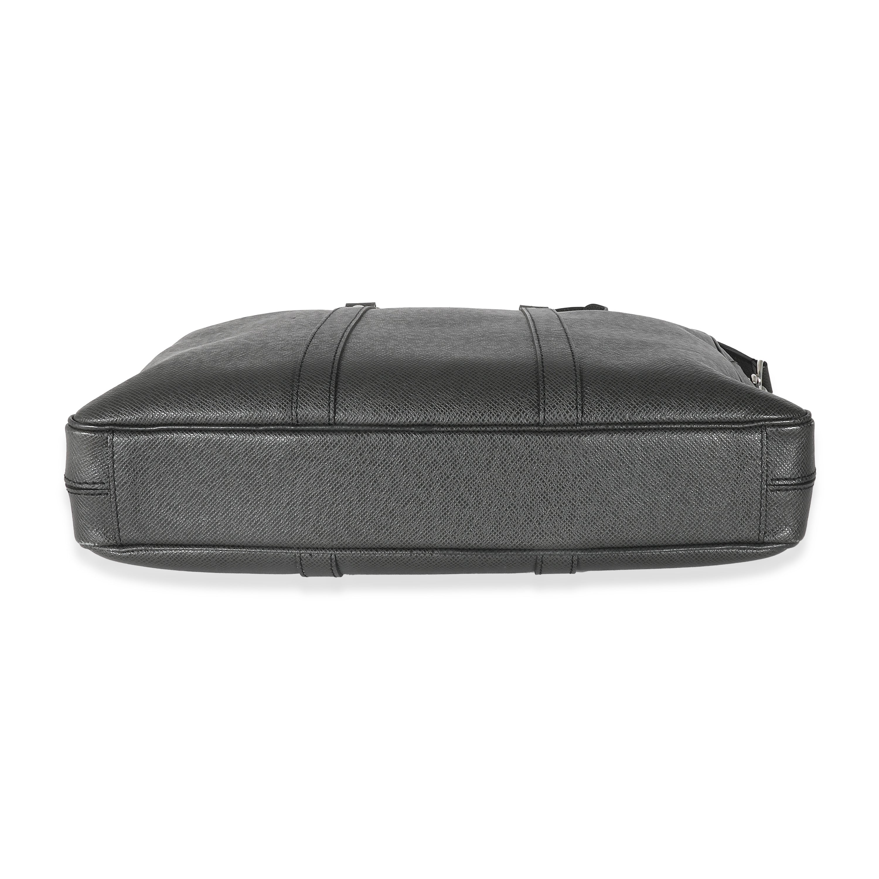 Louis Vuitton Black Taiga Porte-Documents Voyage PM