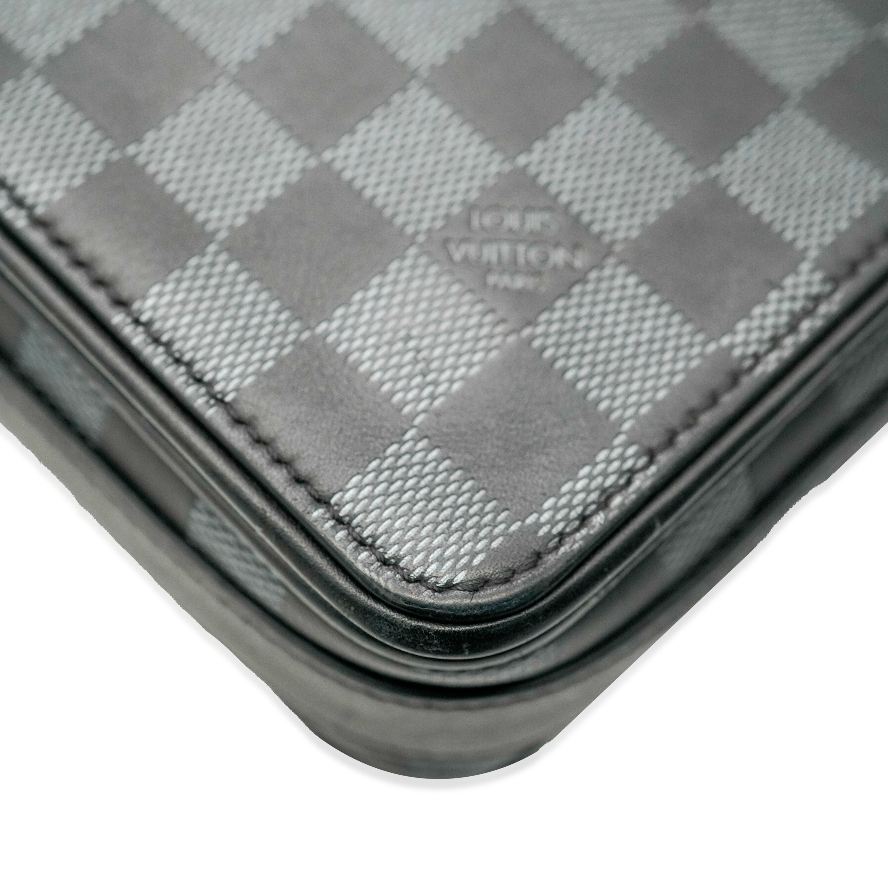Louis Vuitton Louis Vuitton Onyx Damier Infini Studio Messenger