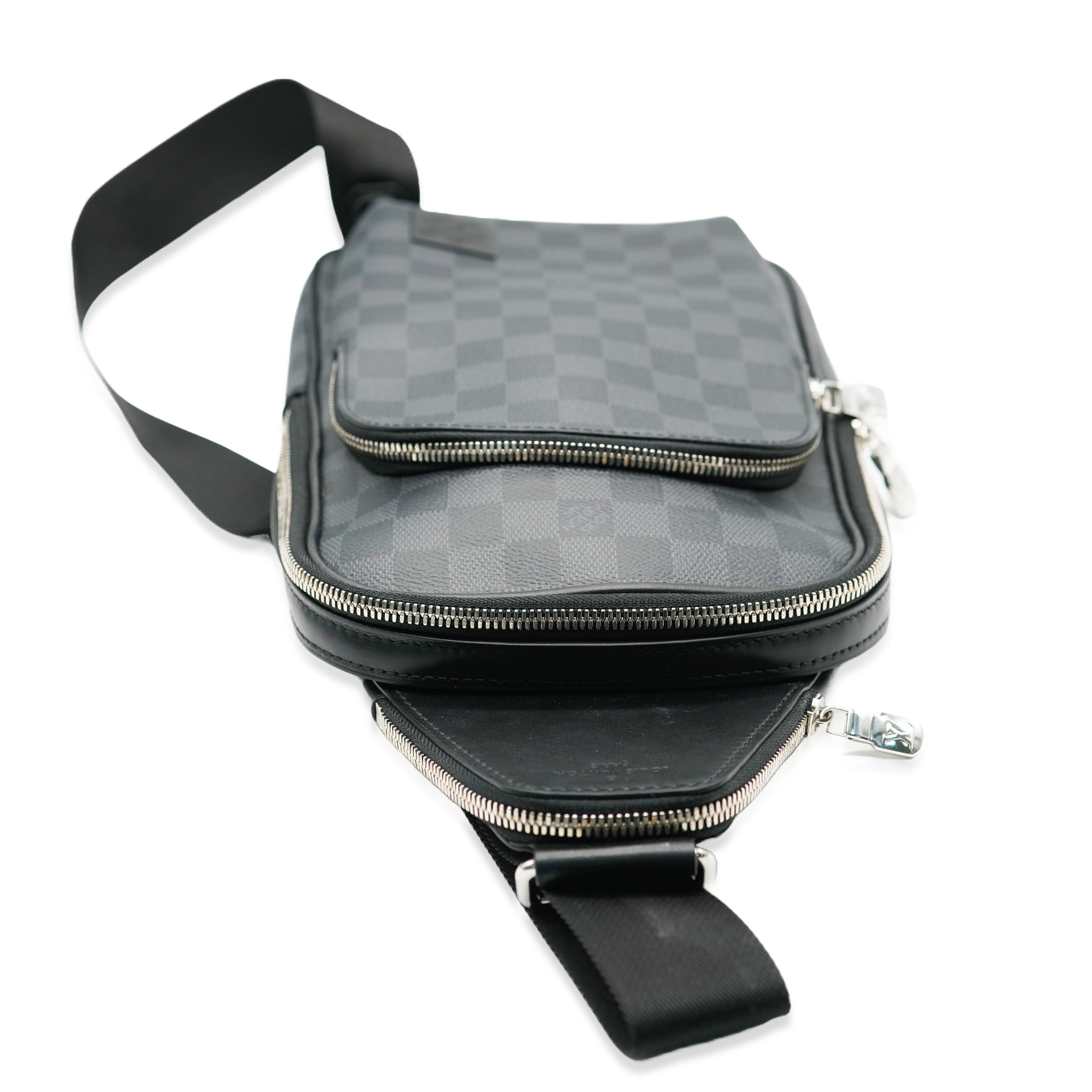 Louis Vuitton Louis Vuitton Damier Graphite Canvas Avenue Slingbag