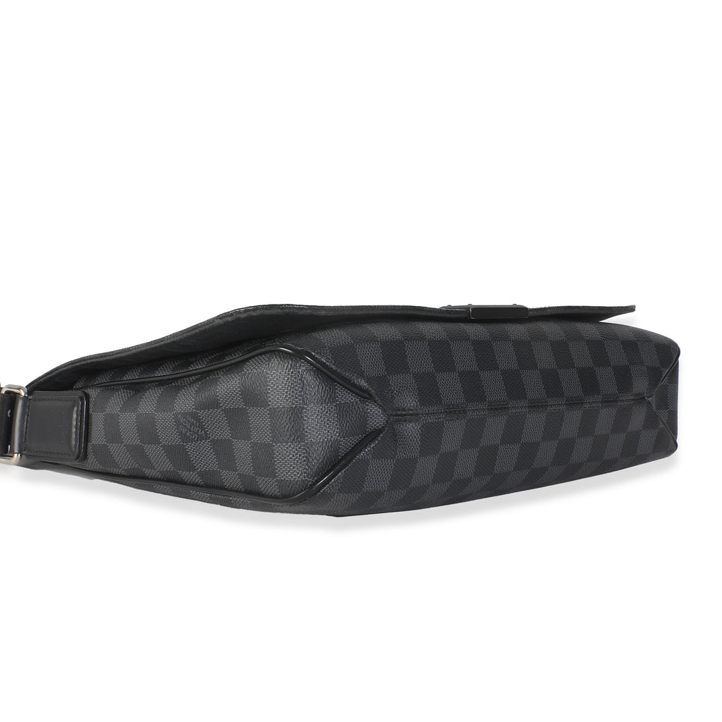 Louis Vuitton Damier Graphite Canvas District Messenger