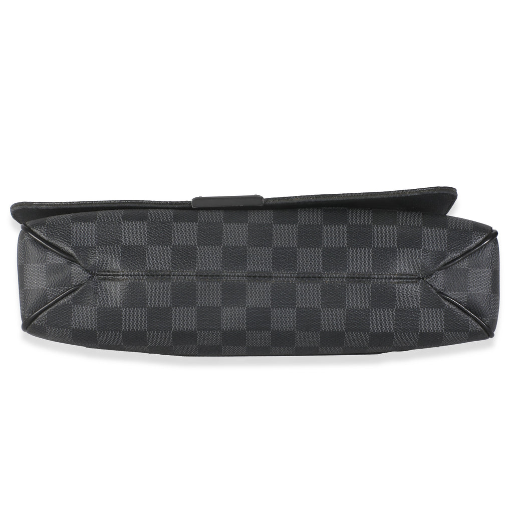 Louis Vuitton Damier Graphite Canvas District Messenger