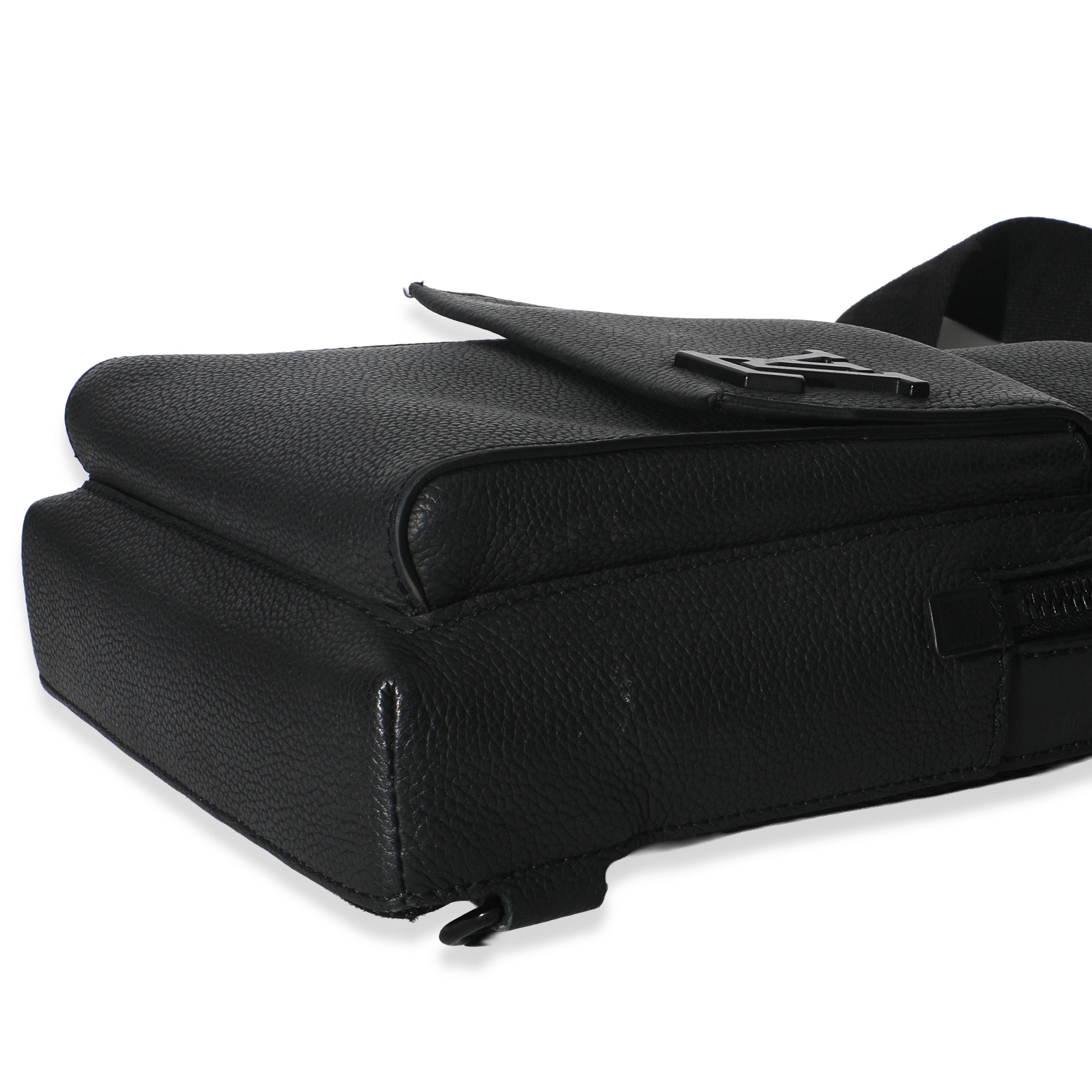 Louis Vuitton Black Waxy Calfskin Aerogram Pilot Slingbag
