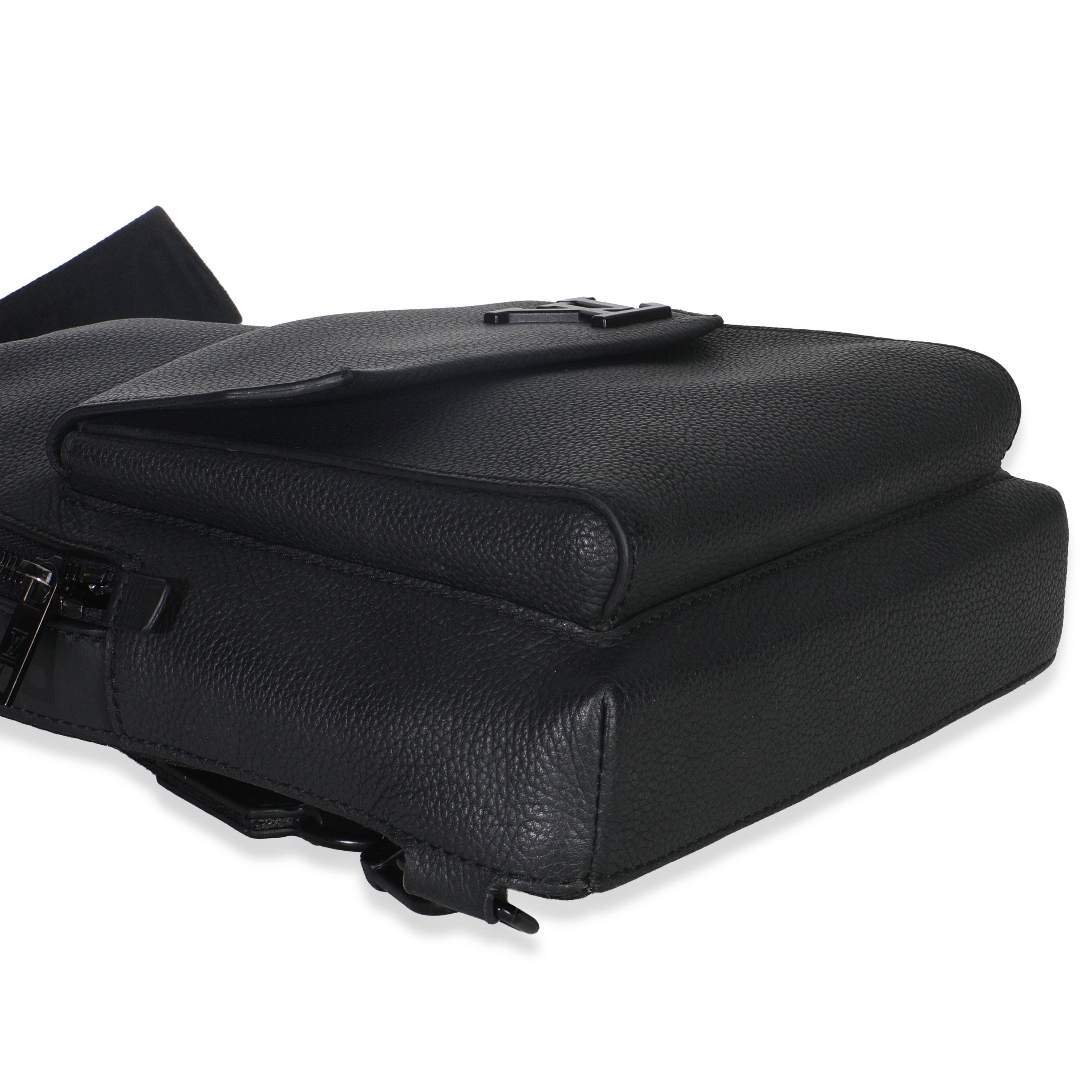 Louis Vuitton Black Waxy Calfskin Aerogram Pilot Slingbag