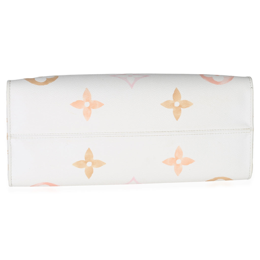 Louis Vuitton Monogram Giant By The Pool 2.0 Onthego MM