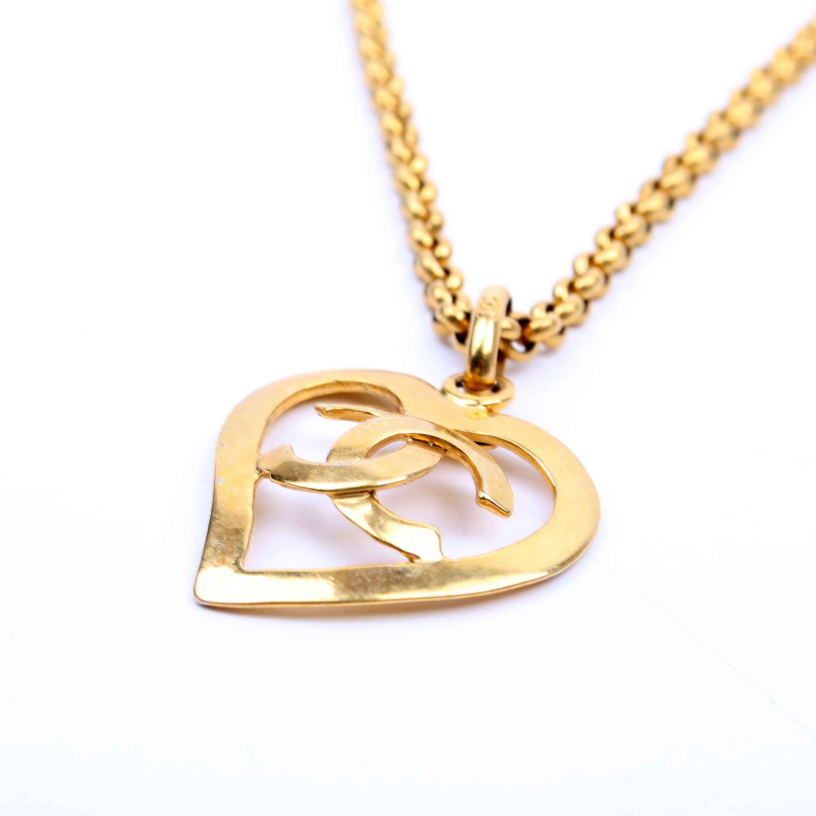 Chanel CC Heart Pendant Vintage Necklace Gold