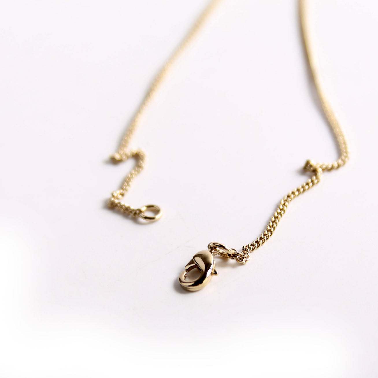Chanel Clear Resin And Pearl CC Pendant Necklace Pearl/Gold