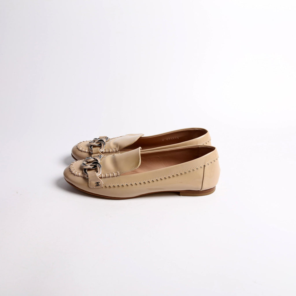 Chanel CC Chain Moccasin Loafers Patent Size 38.5 Tan