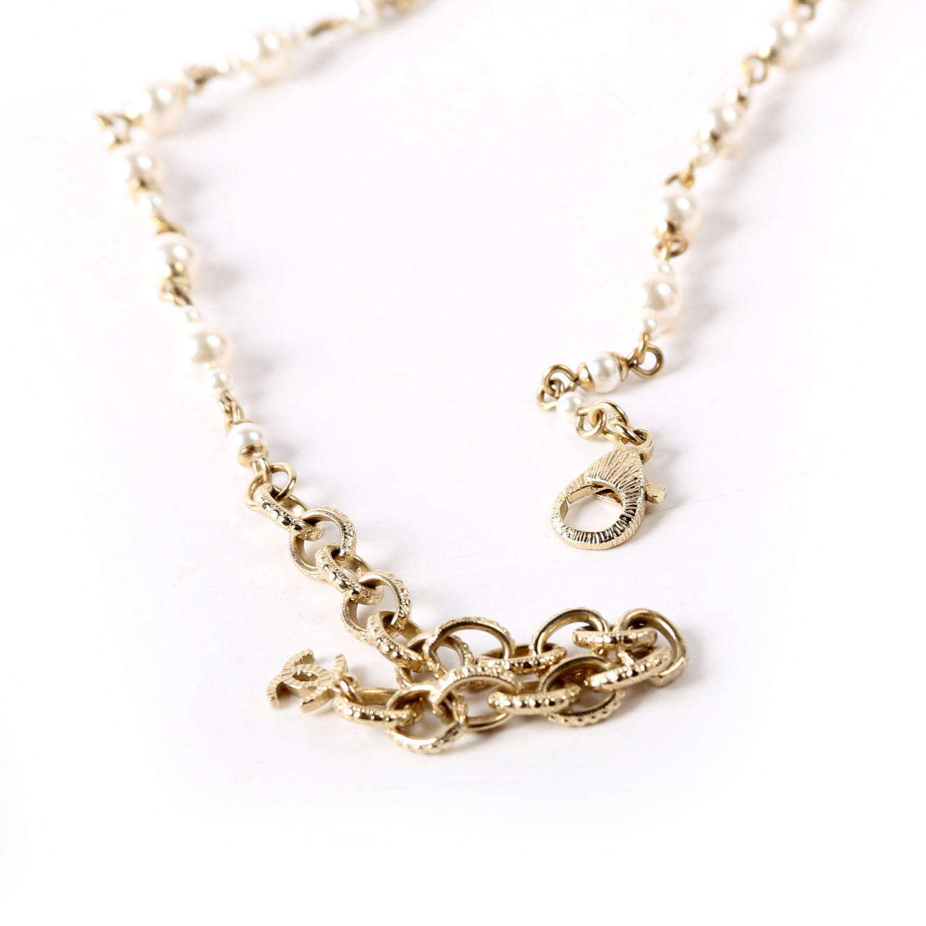 Chanel CC Charms Pearl Choker Necklace Gold/Pearl