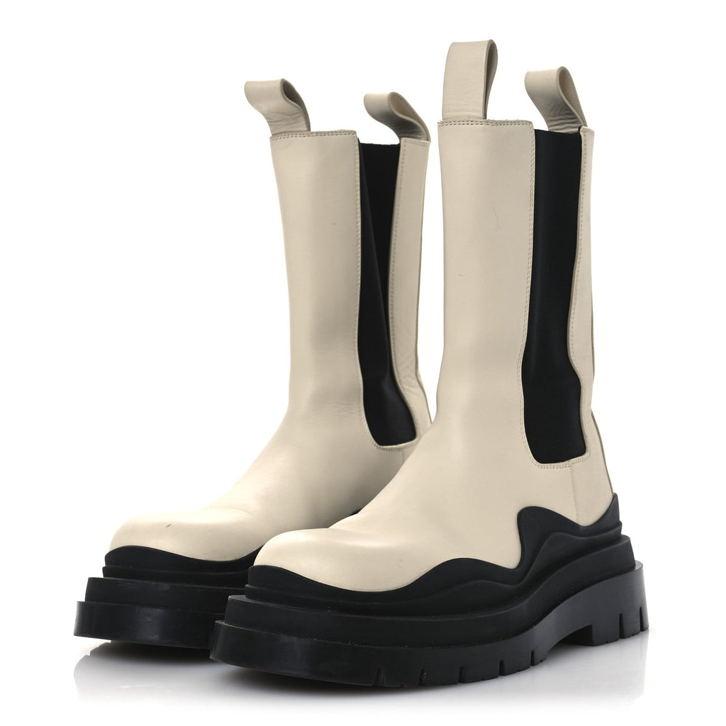 Bottega Veneta Calfskin The Tire Chelsea Boots 39 Sea Salt Black