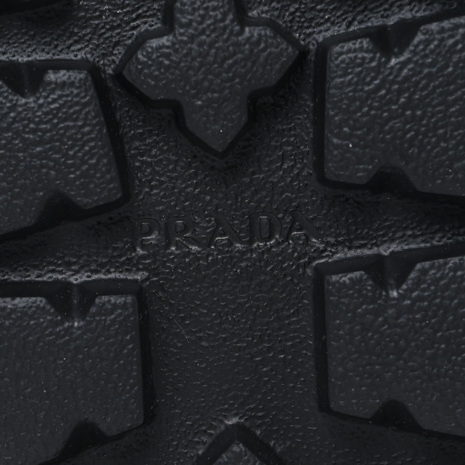 Prada Re-Nylon Piuma Triangle Logo Padded Drawcord 20mm Snow Boots 37 Avorio