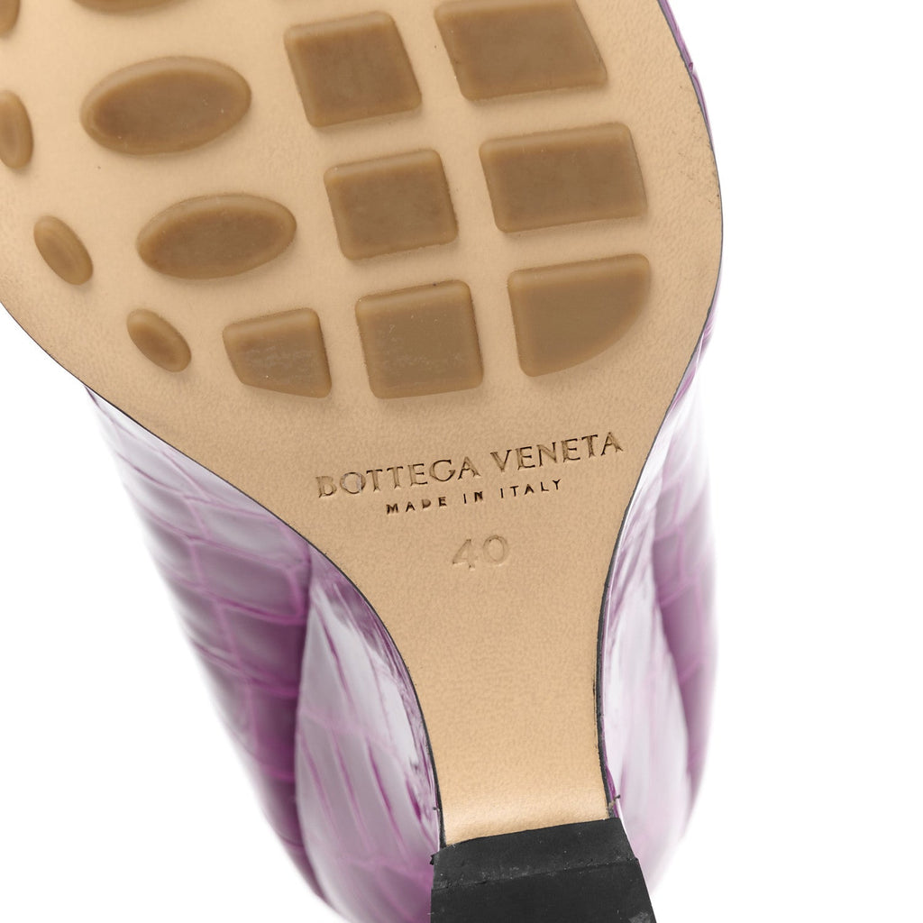 Bottega Veneta Gloss Calfskin Crocodile Embossed Punta Wedge Heels 40 Venom