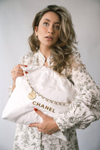 Chanel White Calfskin Quilted 22 Hobo Bag Medium Antique Gold Hardware
