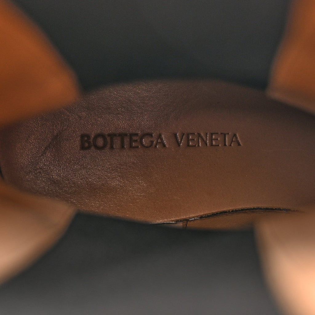 Bottega Veneta Calfskin The Lug Chelsea 55mm Boots 36.5 Black