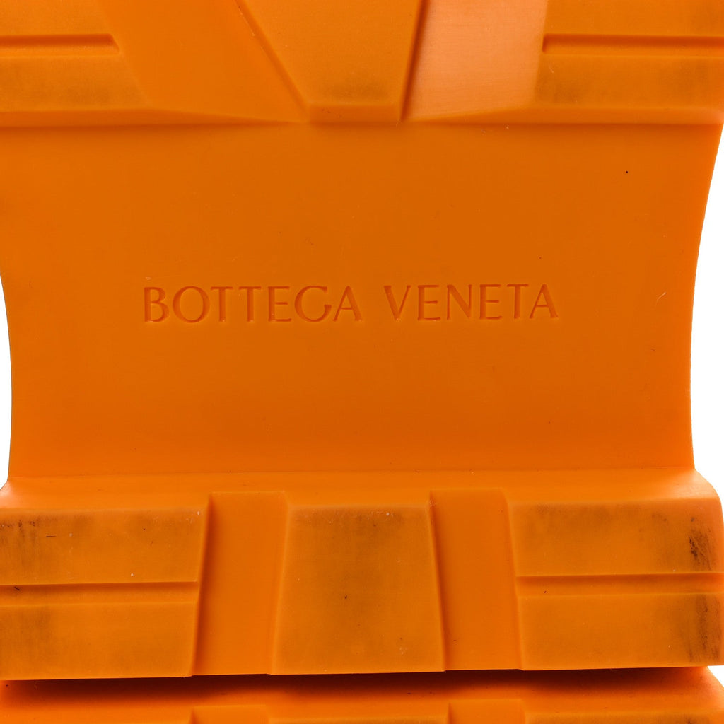 Bottega Veneta Calfskin The Tire Chelsea Boots 39 Black Tangerine