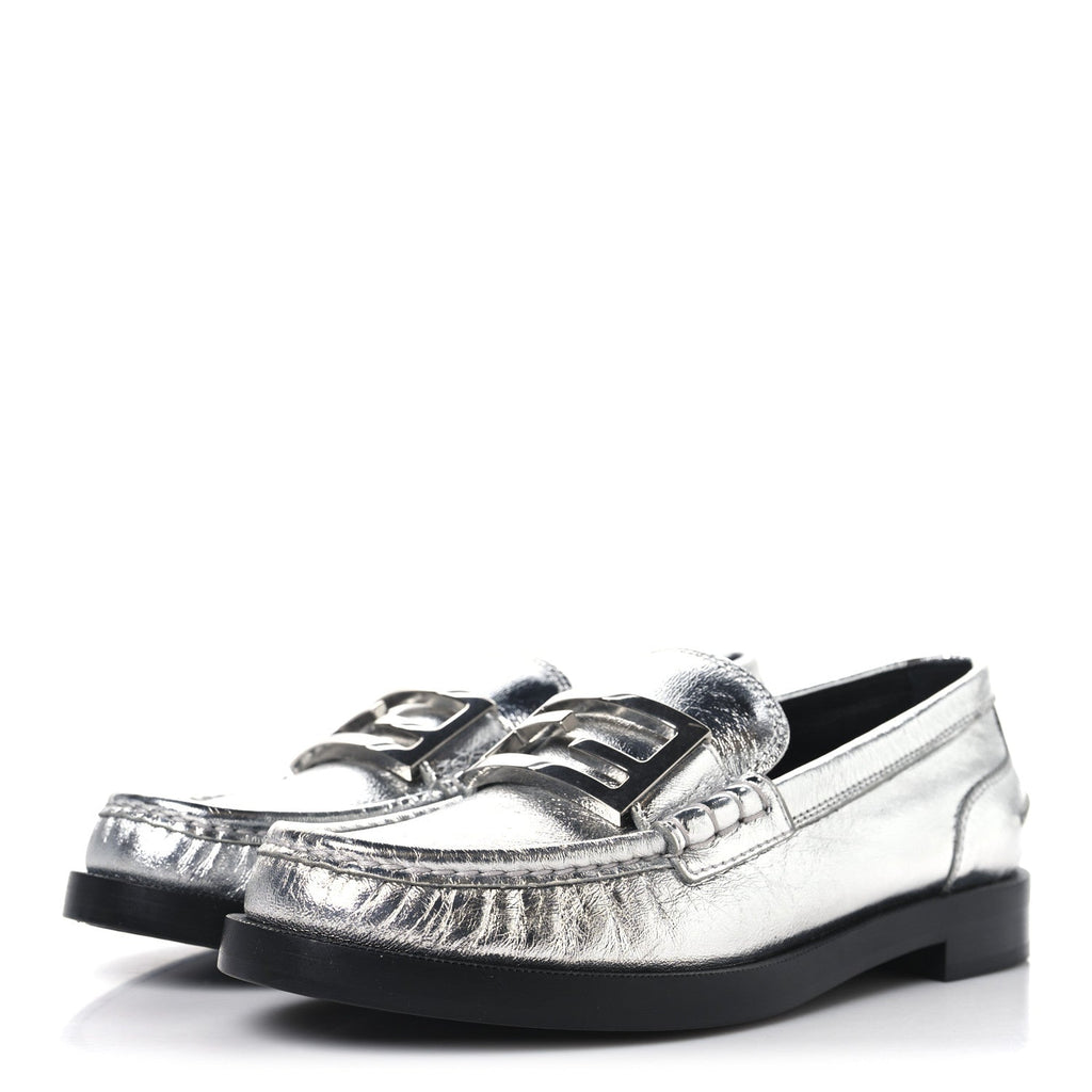 Fendi Metallic Vitello Womens Baguette Loafers 38 Argento