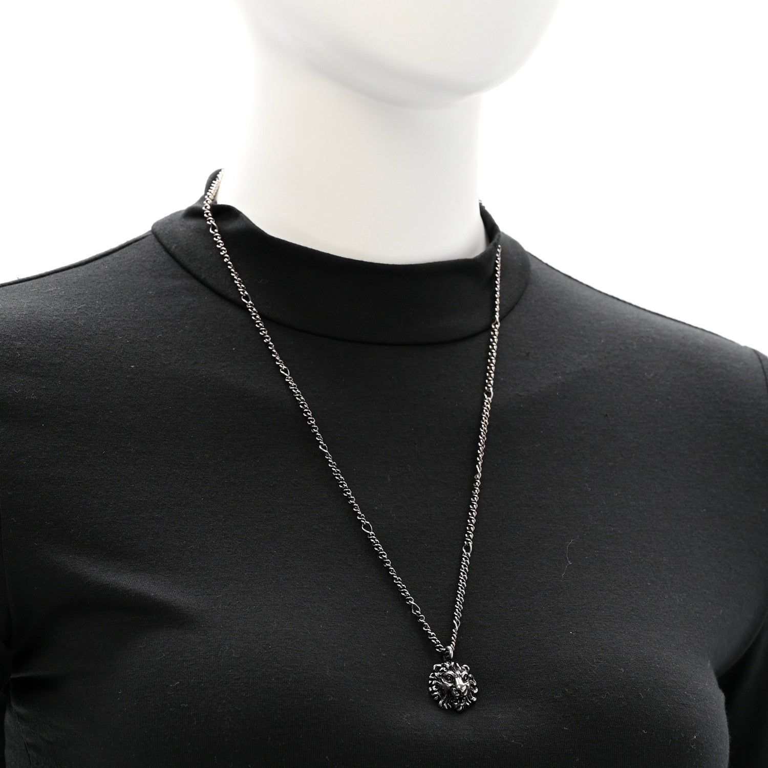 Gucci Metal Lion Head Necklace Silver