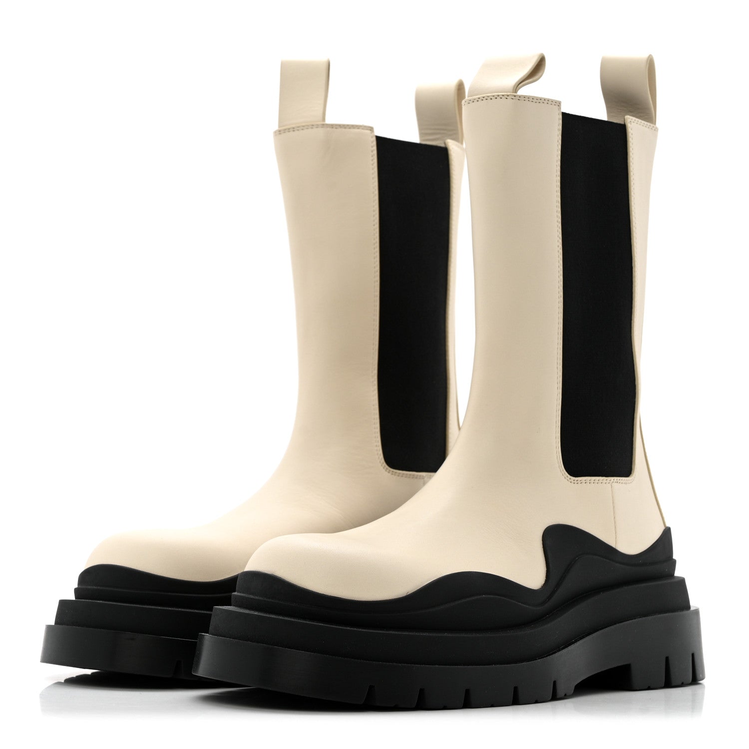 Bottega Veneta Calfskin The Tire Chelsea Boots 38 Sea Salt Black