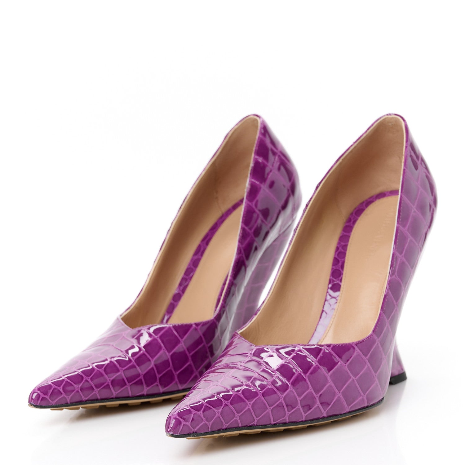 Bottega Veneta Gloss Calfskin Crocodile Embossed Punta Wedge Heels 40 Venom