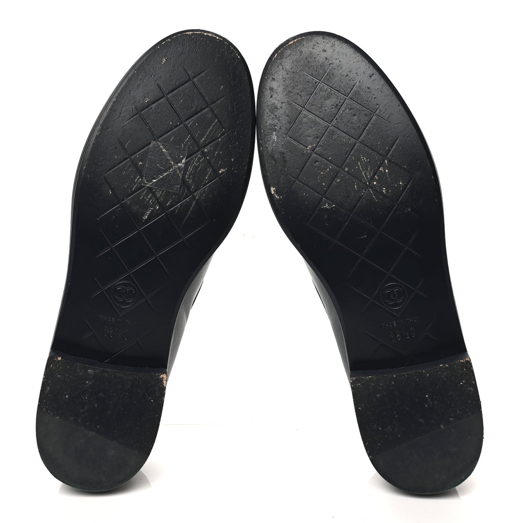 Chanel Lambskin Quilted CC Turnlock Loafers 38.5 Navy