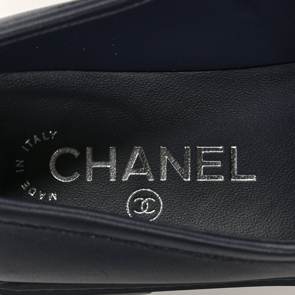 Chanel Lambskin Quilted CC Turnlock Loafers 38.5 Navy