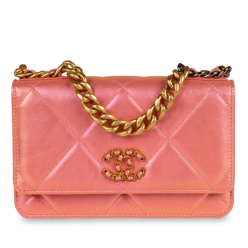 Chanel 19 WOC - Iridescent