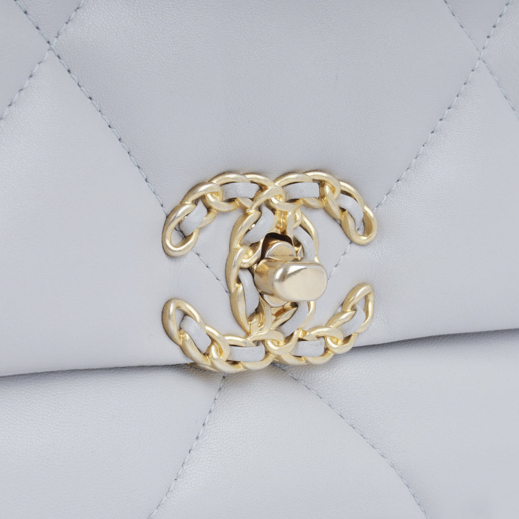 Chanel 19 - Small