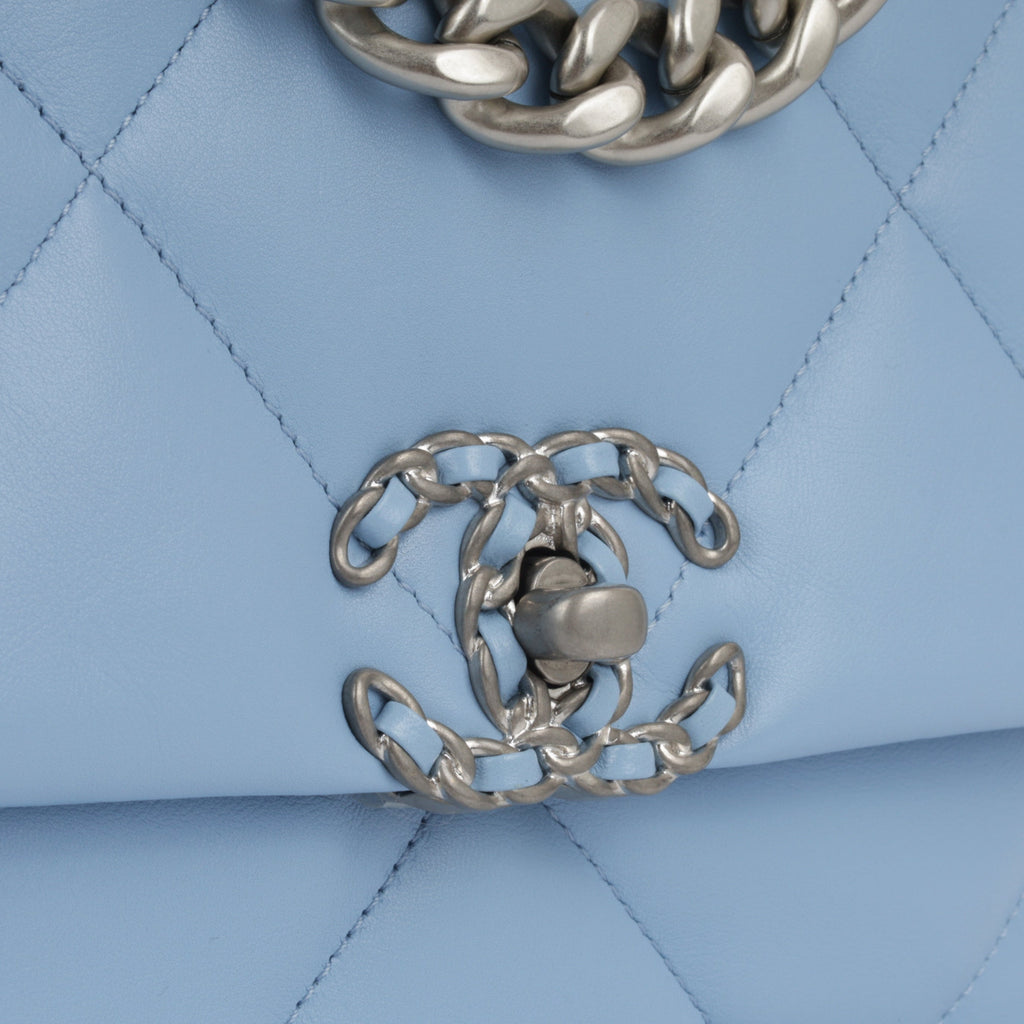 Chanel 19 - Small