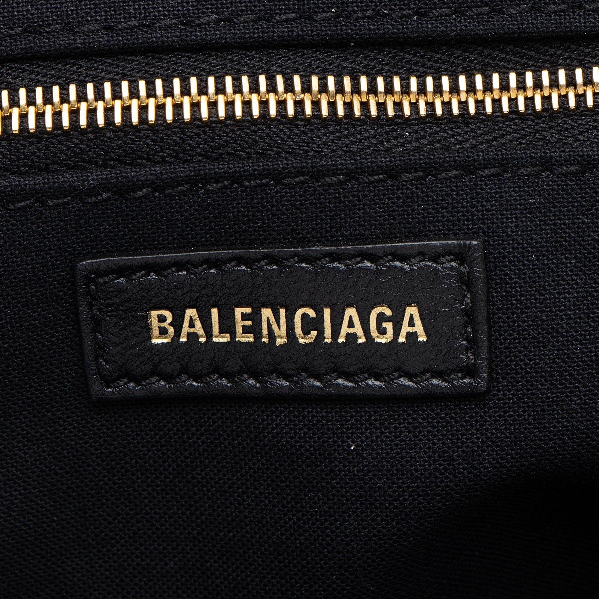 Balenciaga Calfskin Logo Cloud XL Framed Clutch (SHF-DUmqD8)