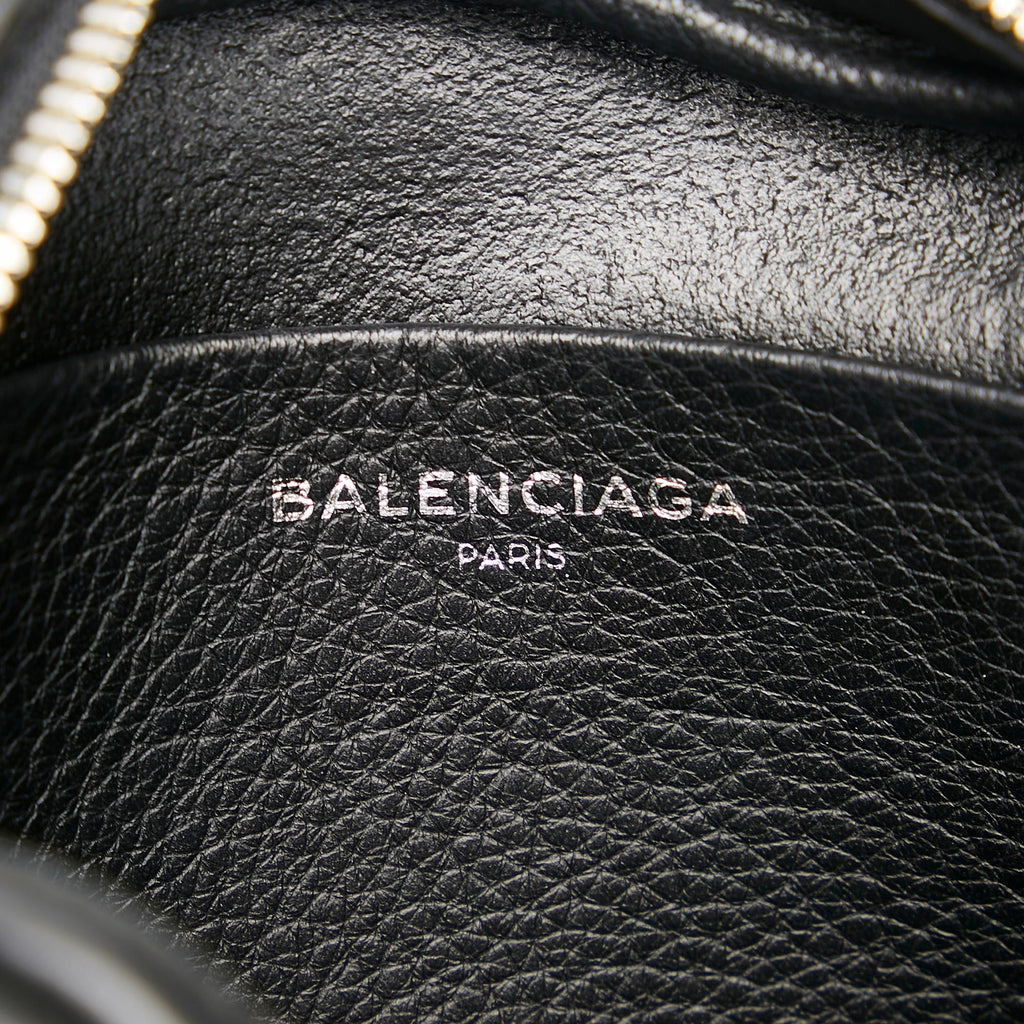 Balenciaga Everyday Crossbody (SHG-Ihiuvl)